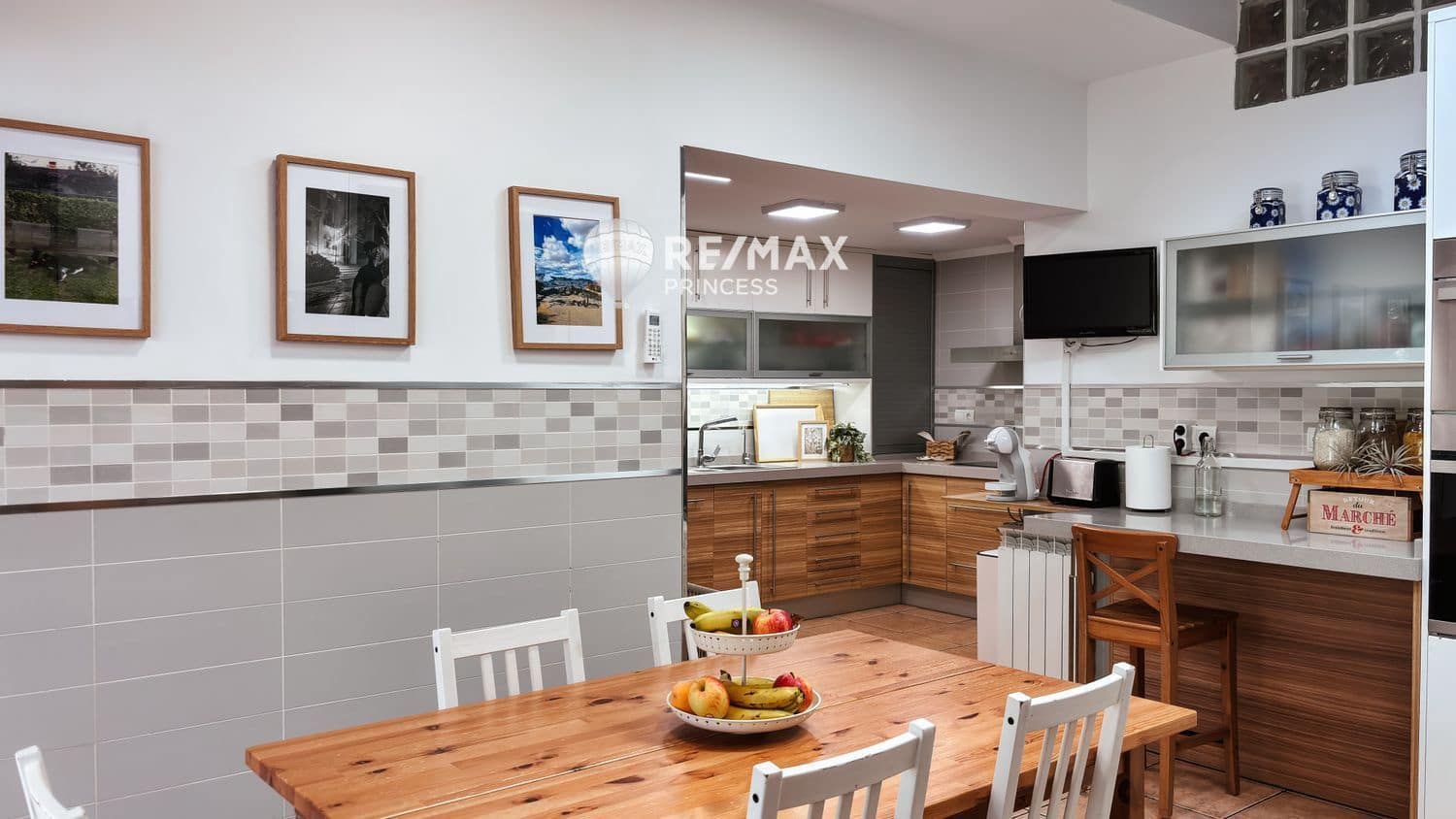 5 makuuhuone Omakotitalo myytävänä paikassa Muchamiel / Mutxamel mukana uima-altaan 
autotalli - 596 000 € (Ref: 9324222)