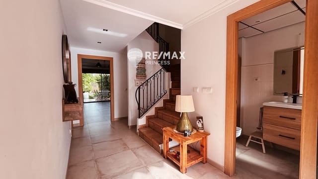 5 quarto Casa em Banda para venda em Muchamiel / Mutxamel com piscina garagem - 596 000 € (Ref: 9324222)
