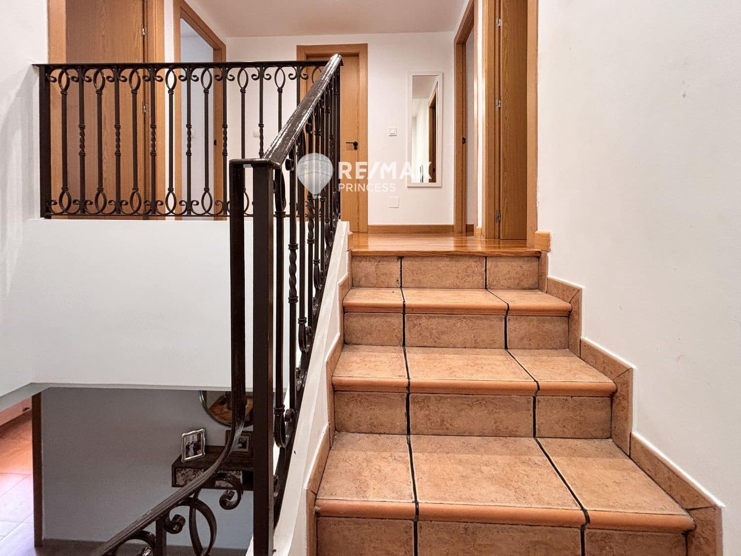 5 makuuhuone Omakotitalo myytävänä paikassa Muchamiel / Mutxamel mukana uima-altaan 
autotalli - 596 000 € (Ref: 9324222)