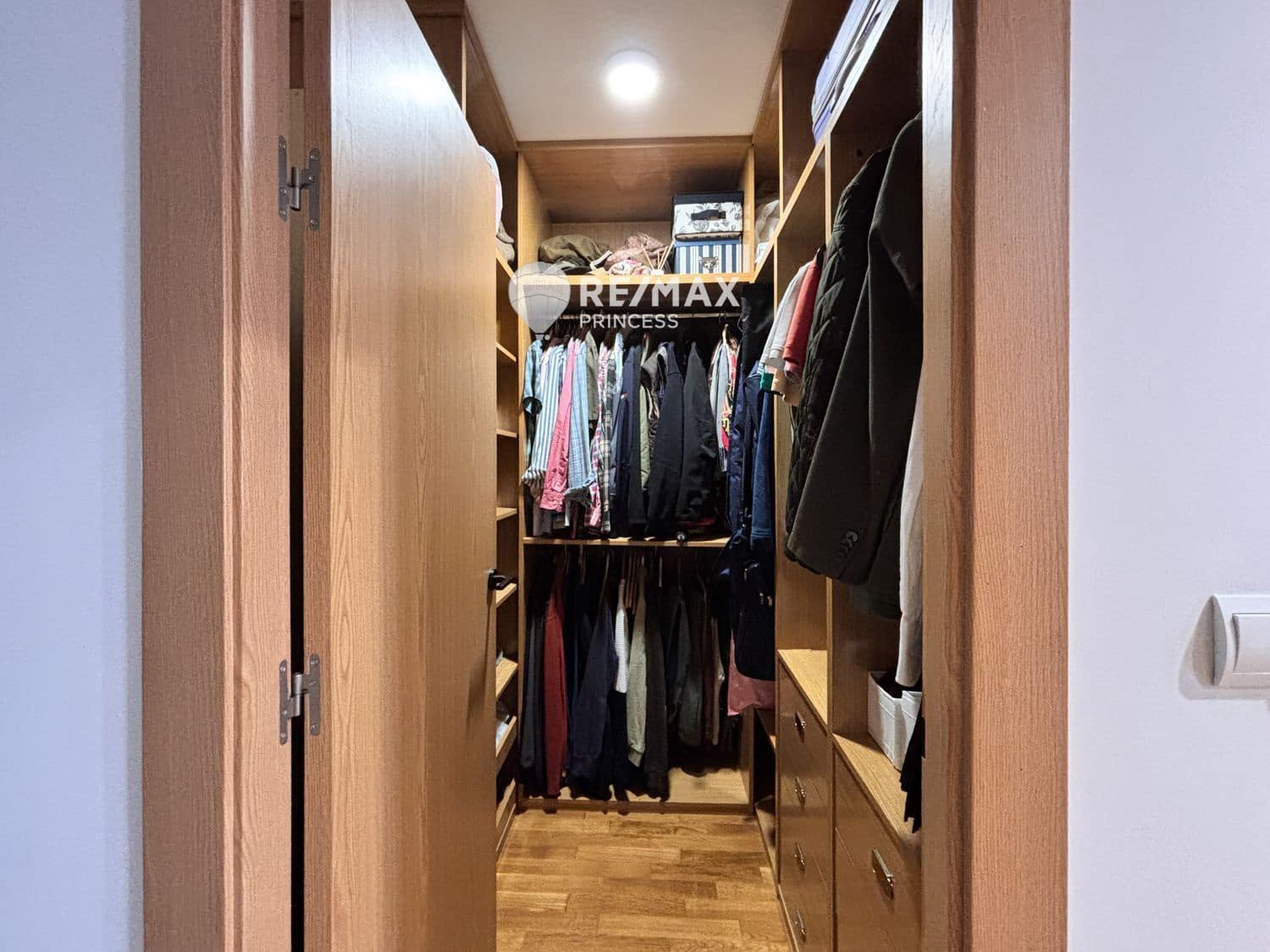 5 makuuhuone Omakotitalo myytävänä paikassa Muchamiel / Mutxamel mukana uima-altaan 
autotalli - 596 000 € (Ref: 9324222)