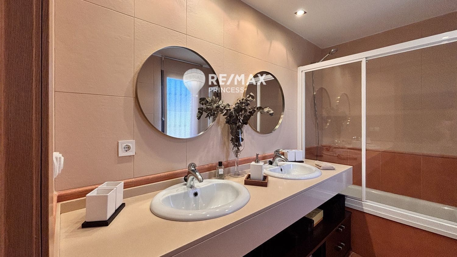 5 makuuhuone Omakotitalo myytävänä paikassa Muchamiel / Mutxamel mukana uima-altaan 
autotalli - 596 000 € (Ref: 9324222)