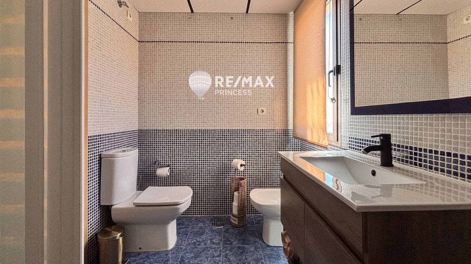 5 makuuhuone Omakotitalo myytävänä paikassa Muchamiel / Mutxamel mukana uima-altaan 
autotalli - 596 000 € (Ref: 9324222)