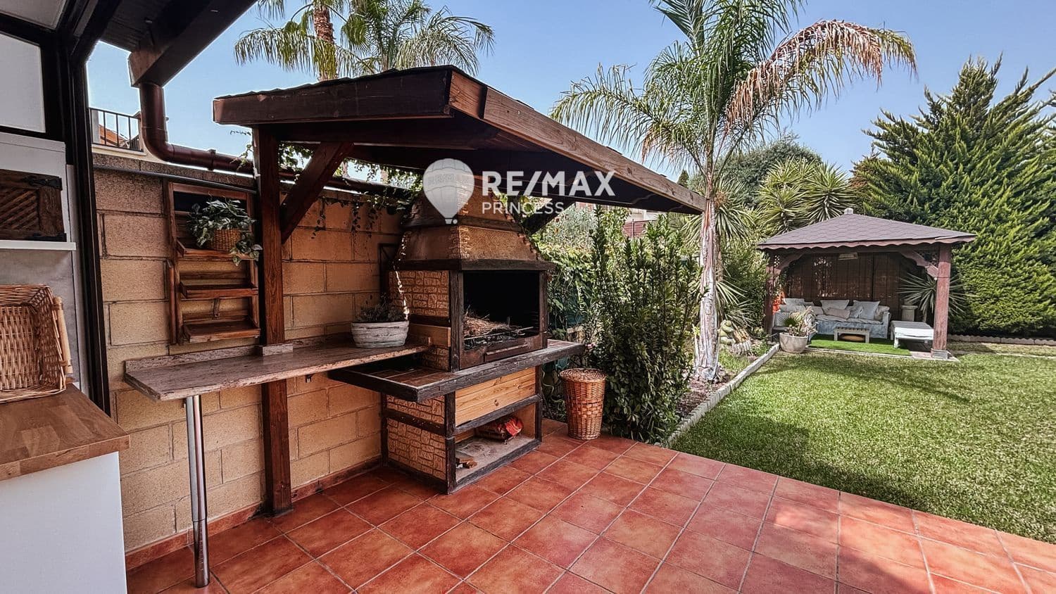 5 makuuhuone Omakotitalo myytävänä paikassa Muchamiel / Mutxamel mukana uima-altaan 
autotalli - 596 000 € (Ref: 9324222)