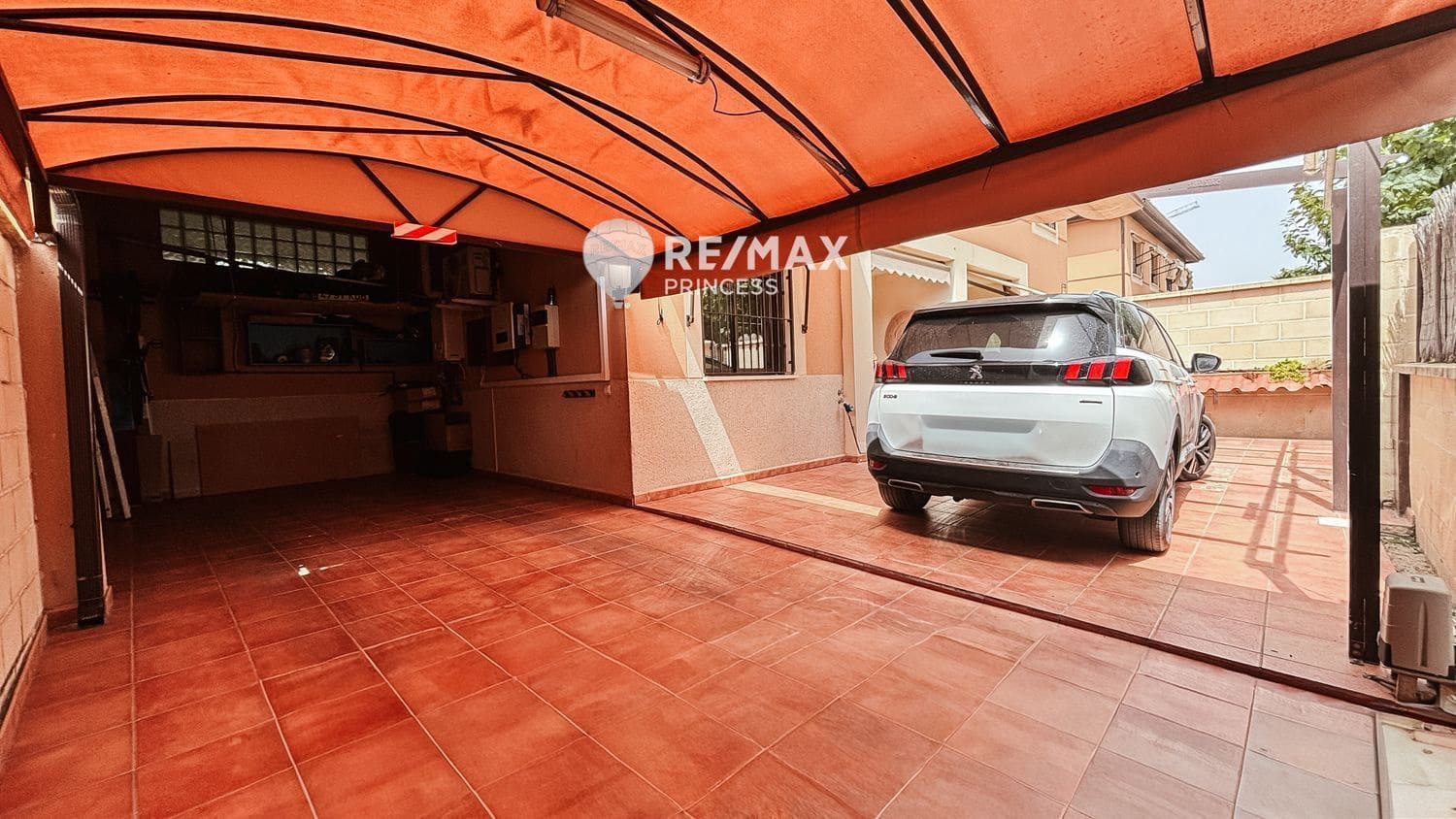 5 makuuhuone Omakotitalo myytävänä paikassa Muchamiel / Mutxamel mukana uima-altaan 
autotalli - 596 000 € (Ref: 9324222)