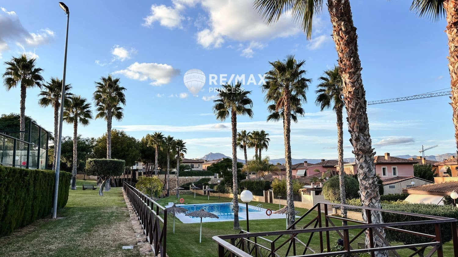 5 makuuhuone Omakotitalo myytävänä paikassa Muchamiel / Mutxamel mukana uima-altaan 
autotalli - 596 000 € (Ref: 9324222)