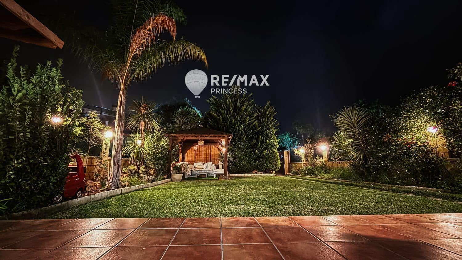 5 makuuhuone Omakotitalo myytävänä paikassa Muchamiel / Mutxamel mukana uima-altaan 
autotalli - 596 000 € (Ref: 9324222)