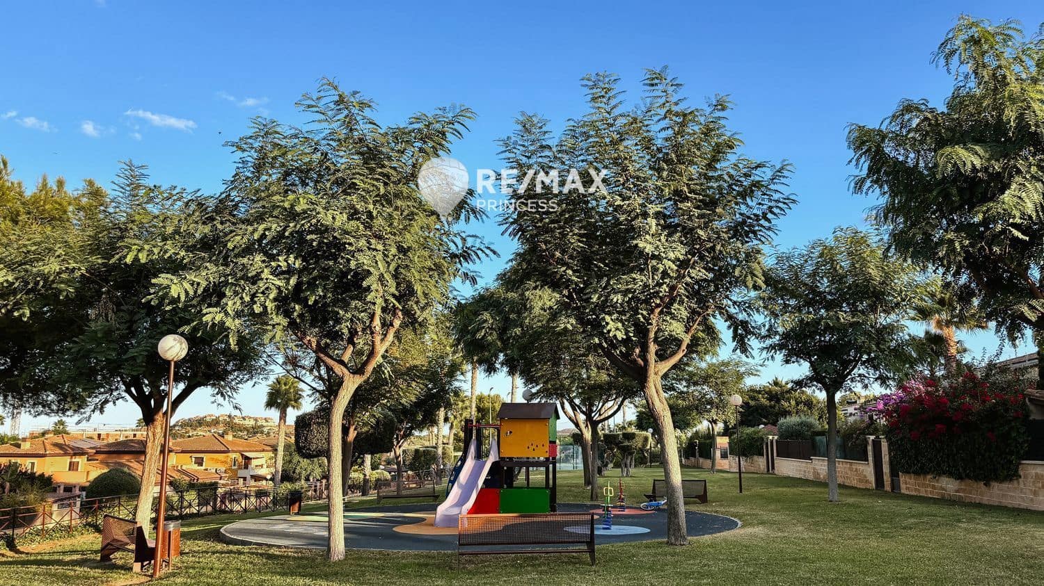 5 makuuhuone Omakotitalo myytävänä paikassa Muchamiel / Mutxamel mukana uima-altaan 
autotalli - 596 000 € (Ref: 9324222)