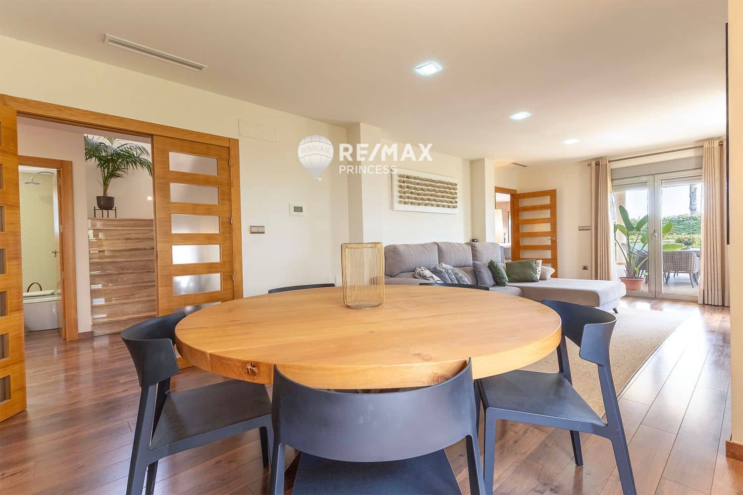 4 Zimmer Villa zu verkaufen in Torrellano mit Pool Garage - 620.000 € (Ref: 9336895)