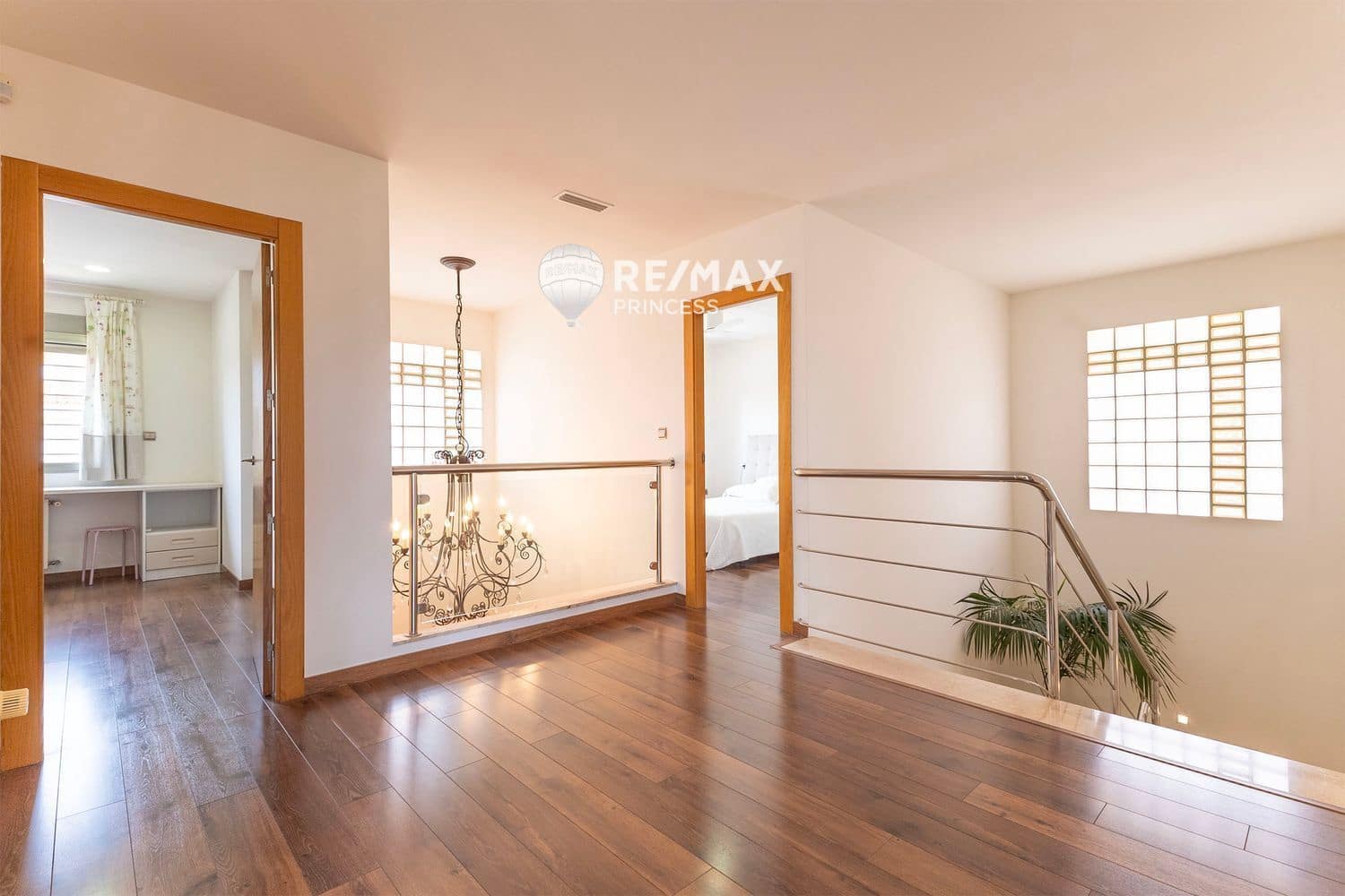 4 Zimmer Villa zu verkaufen in Torrellano mit Pool Garage - 620.000 € (Ref: 9336895)