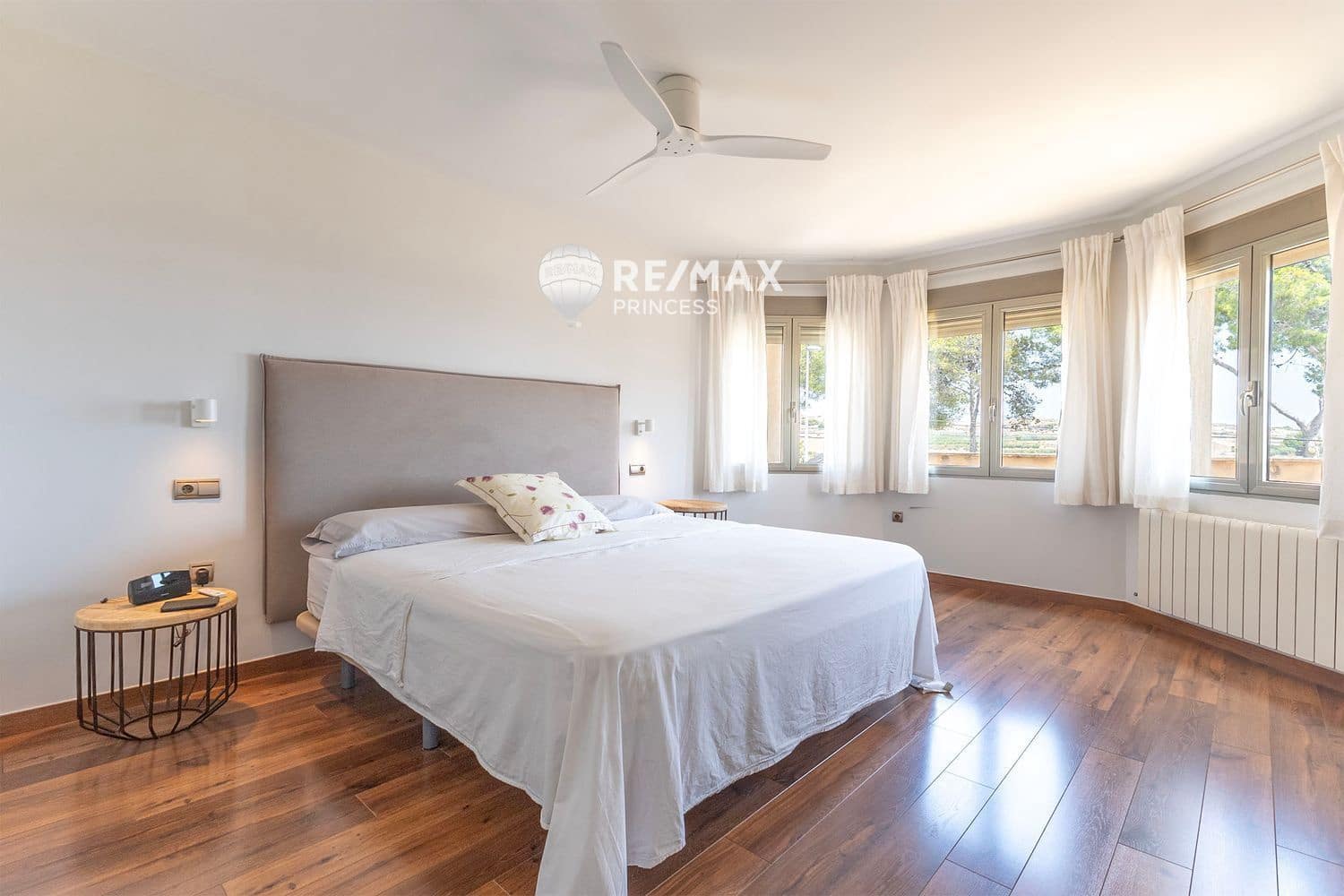 4 Zimmer Villa zu verkaufen in Torrellano mit Pool Garage - 620.000 € (Ref: 9336895)