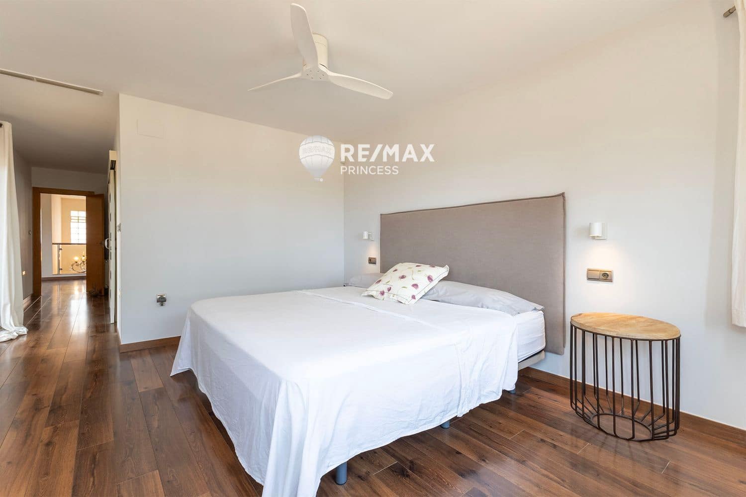 4 Zimmer Villa zu verkaufen in Torrellano mit Pool Garage - 620.000 € (Ref: 9336895)