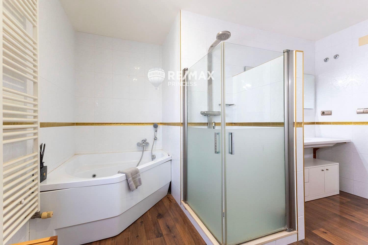 4 Zimmer Villa zu verkaufen in Torrellano mit Pool Garage - 620.000 € (Ref: 9336895)