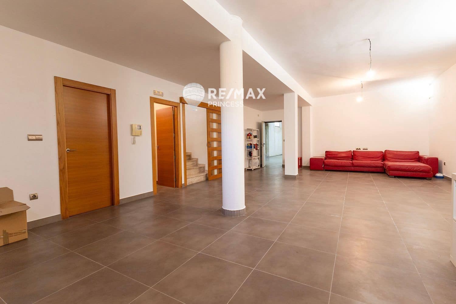 4 Zimmer Villa zu verkaufen in Torrellano mit Pool Garage - 620.000 € (Ref: 9336895)