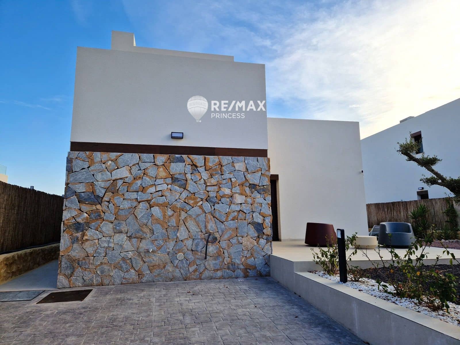 3 slaapkamer Villa te koop in Finestrat met zwembad - € 720.000 (Ref: 9371475)