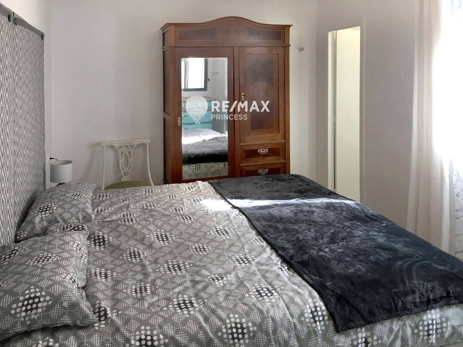 4 sovrum Lägenhet till salu i Alicante stad med garage - 329 000 € (Ref: 9405854)