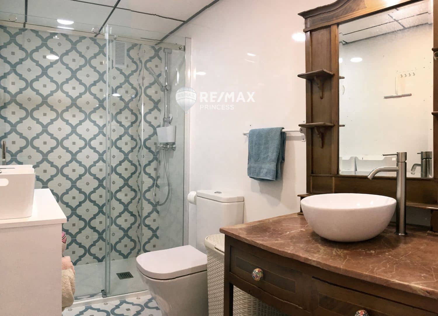 4 sovrum Lägenhet till salu i Alicante stad med garage - 329 000 € (Ref: 9405854)