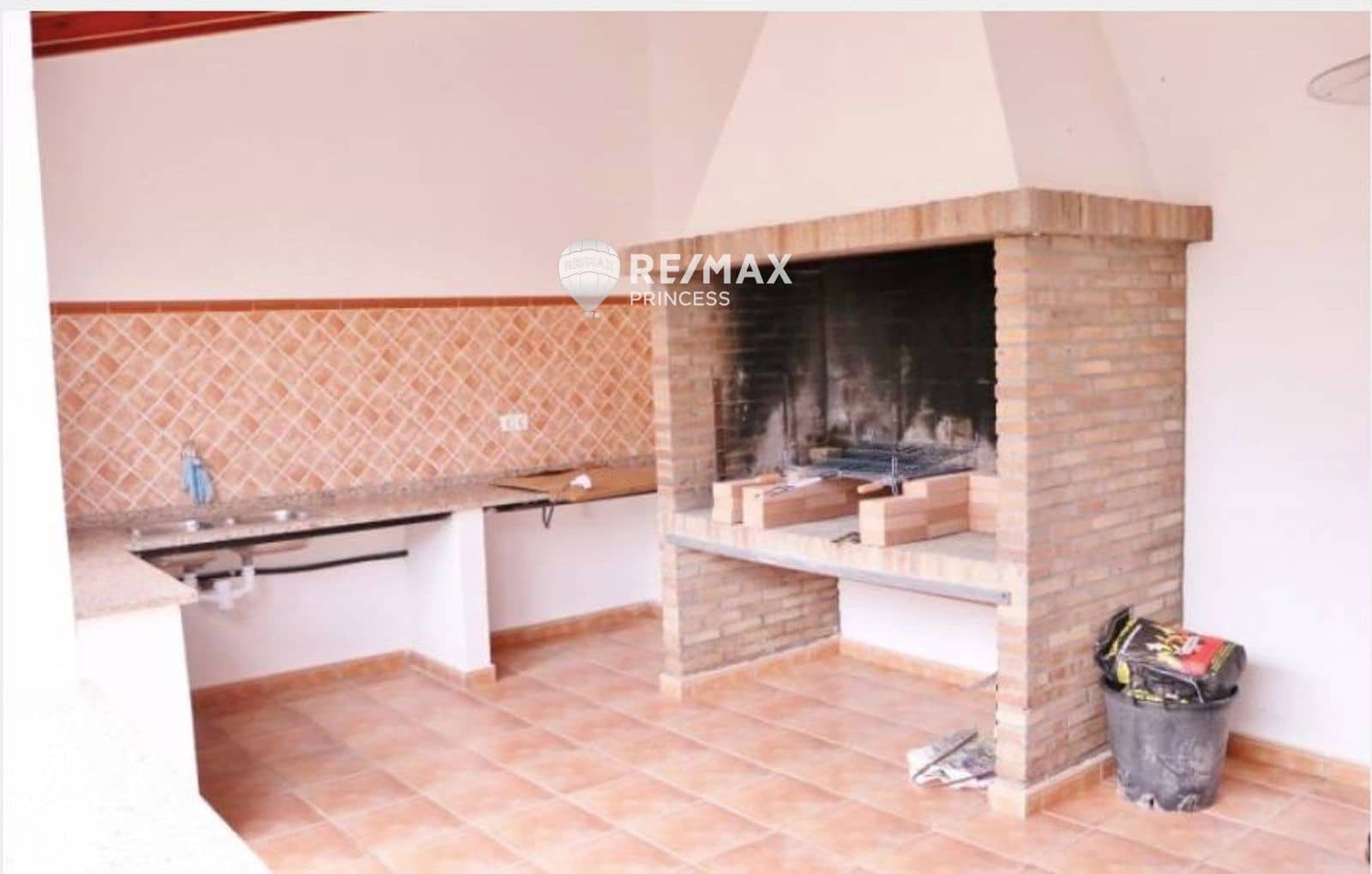 5 slaapkamer Villa te koop in Alicante stad met zwembad garage - € 1.650.000 (Ref: 9438141)