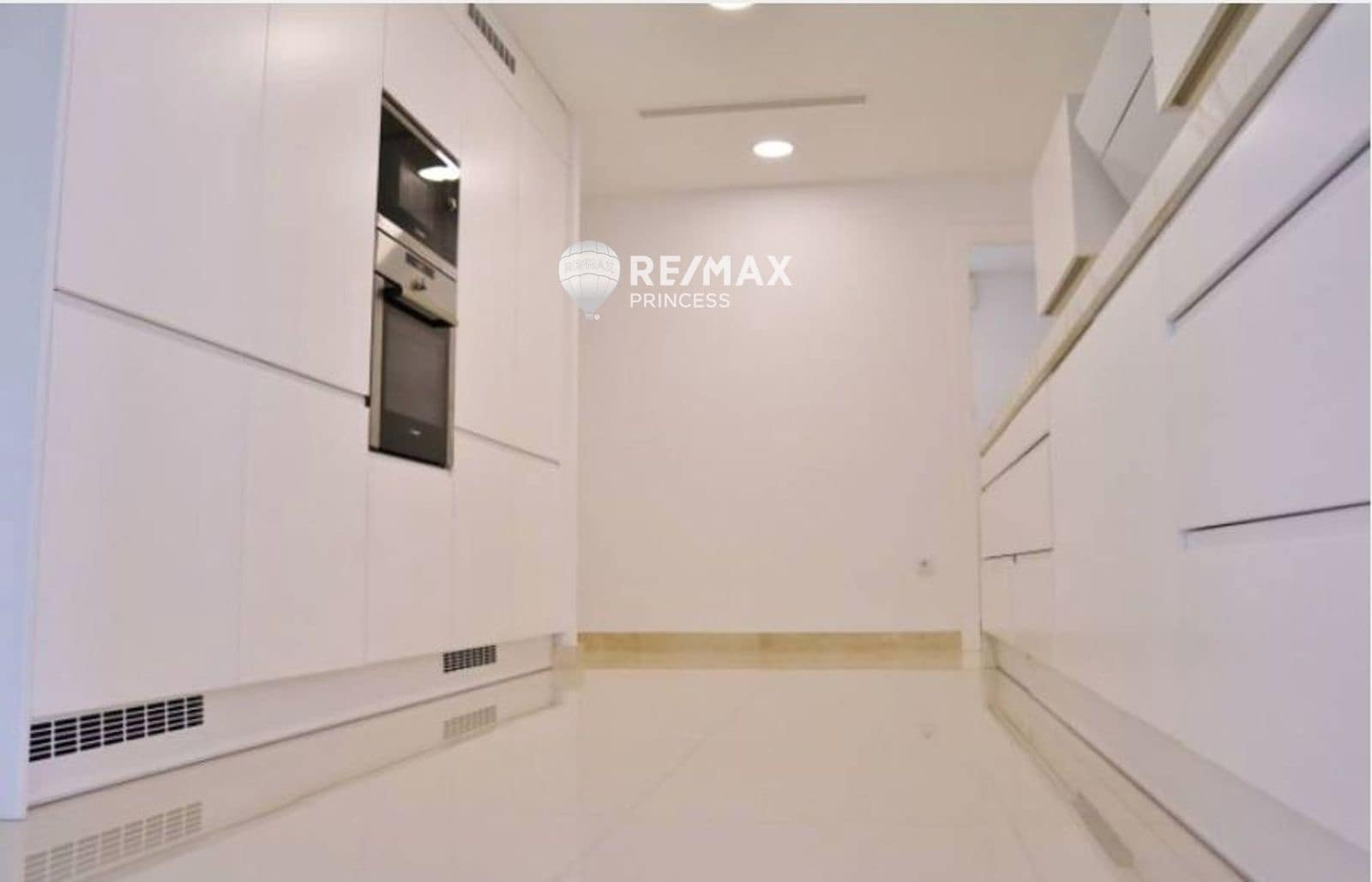 5 slaapkamer Villa te koop in Alicante stad met zwembad garage - € 1.650.000 (Ref: 9438141)