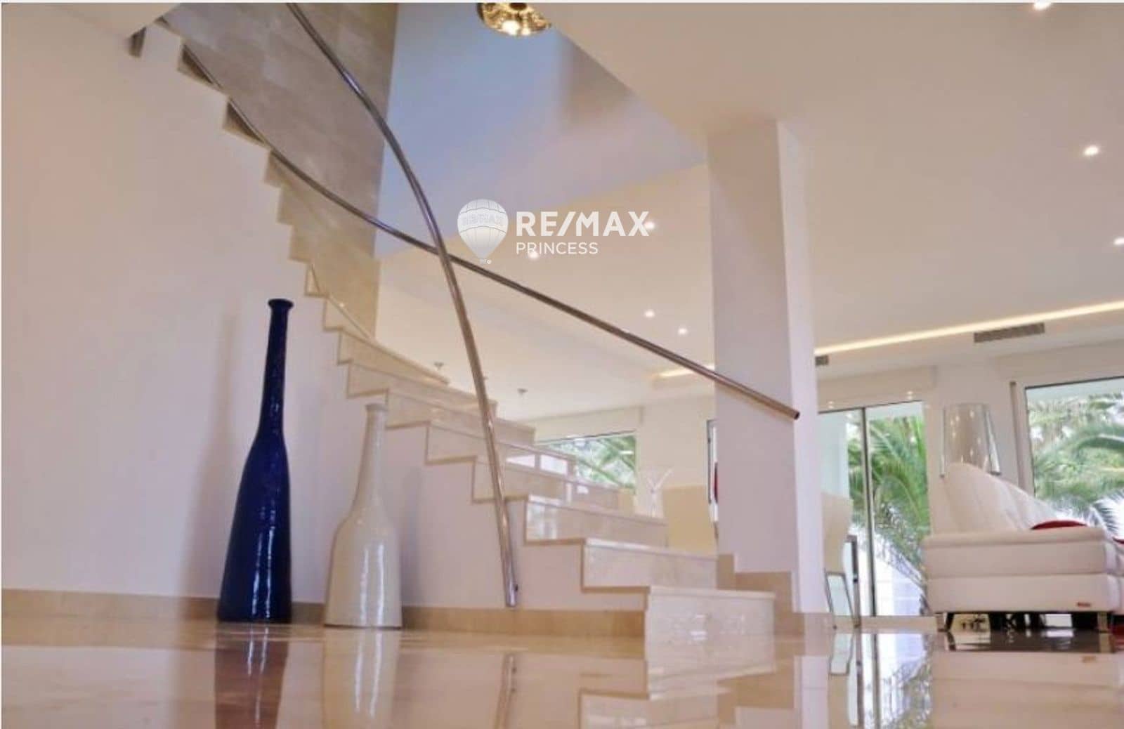 5 slaapkamer Villa te koop in Alicante stad met zwembad garage - € 1.650.000 (Ref: 9438141)