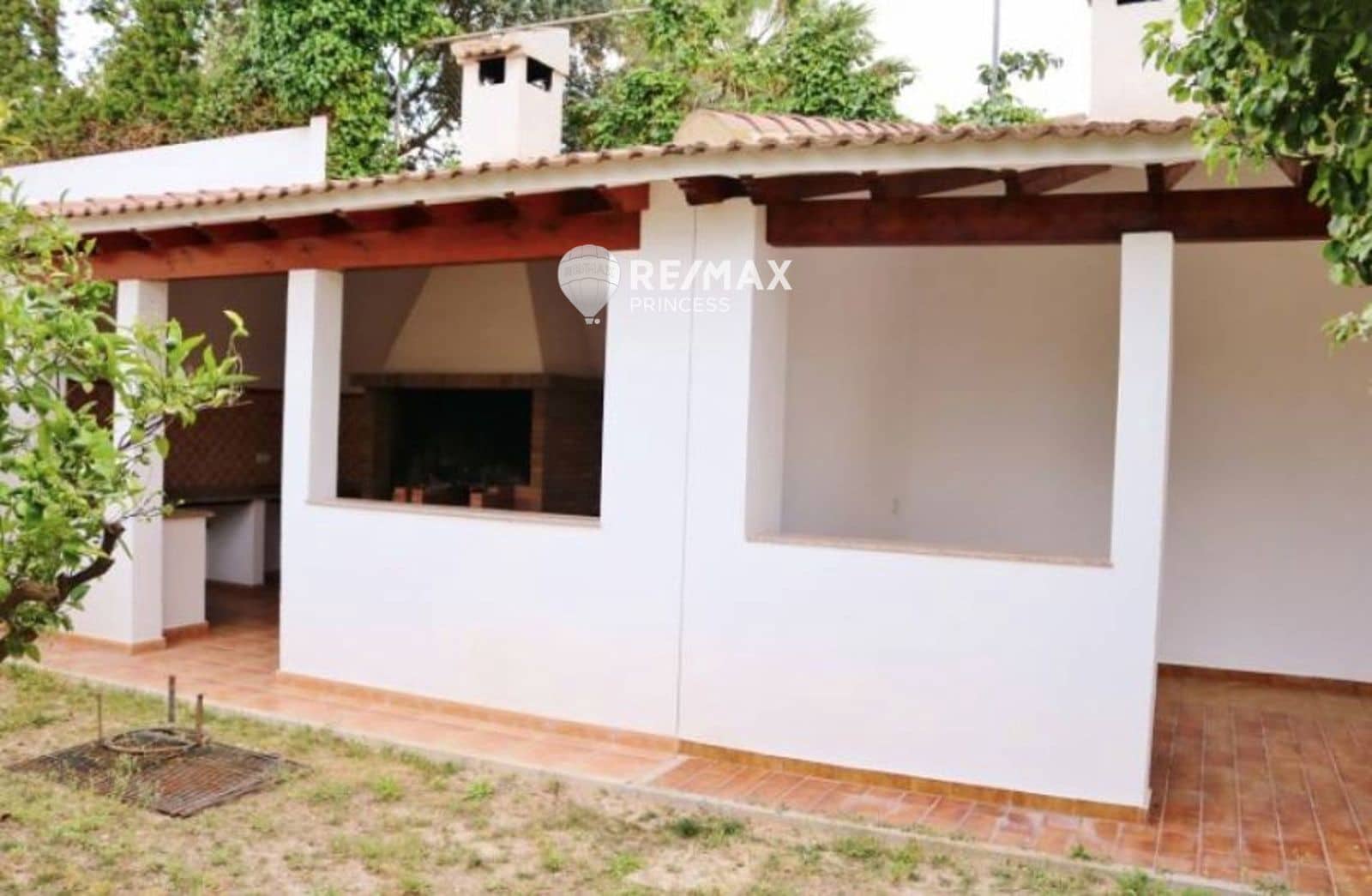 5 slaapkamer Villa te koop in Alicante stad met zwembad garage - € 1.650.000 (Ref: 9438141)