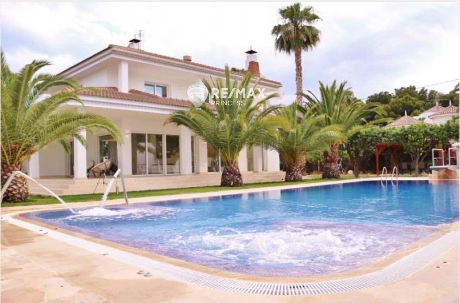 5 slaapkamer Villa te koop in Alicante stad met zwembad garage - € 1.650.000 (Ref: 9438141)