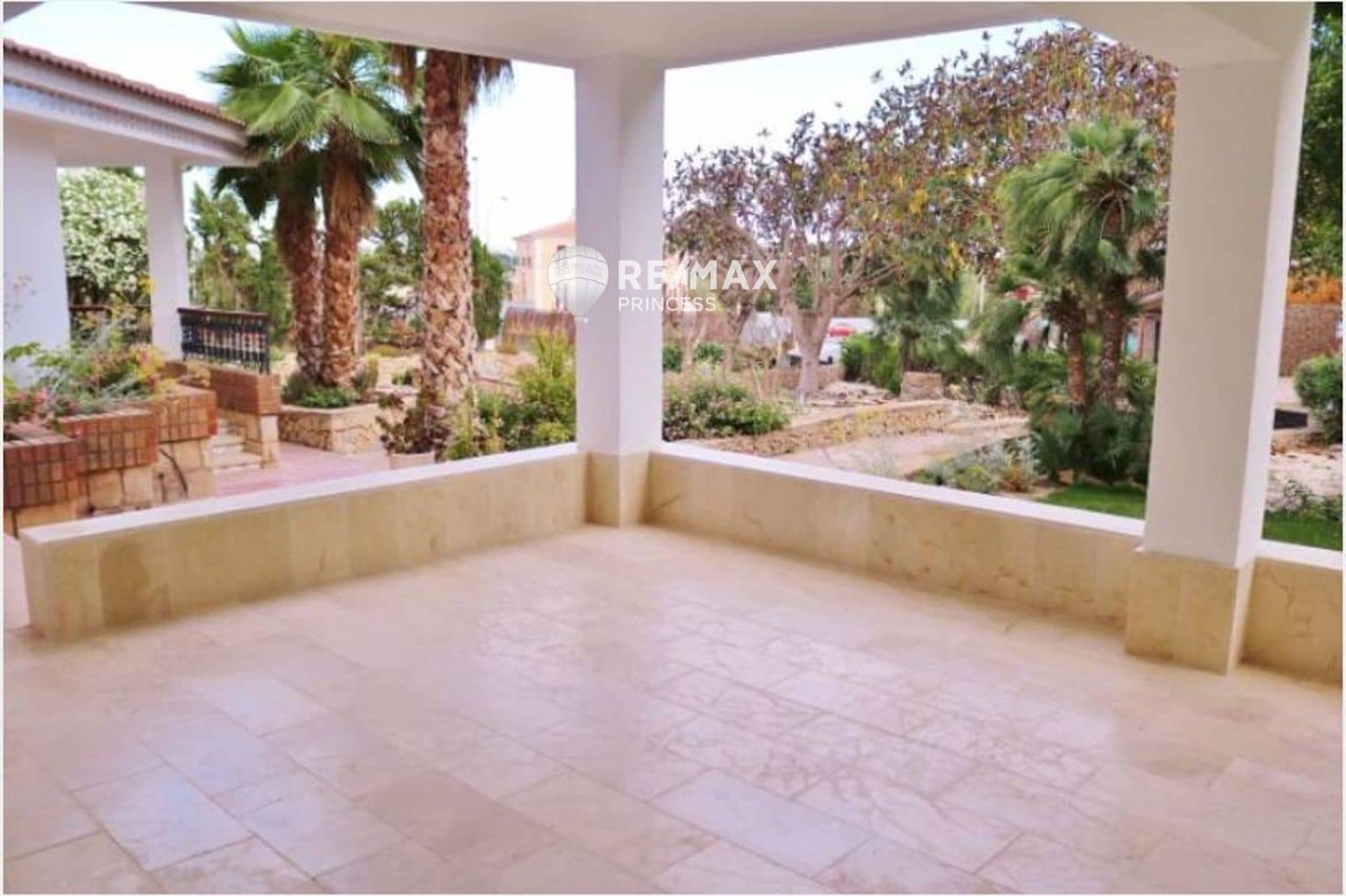 5 slaapkamer Villa te koop in Alicante stad met zwembad garage - € 1.650.000 (Ref: 9438141)