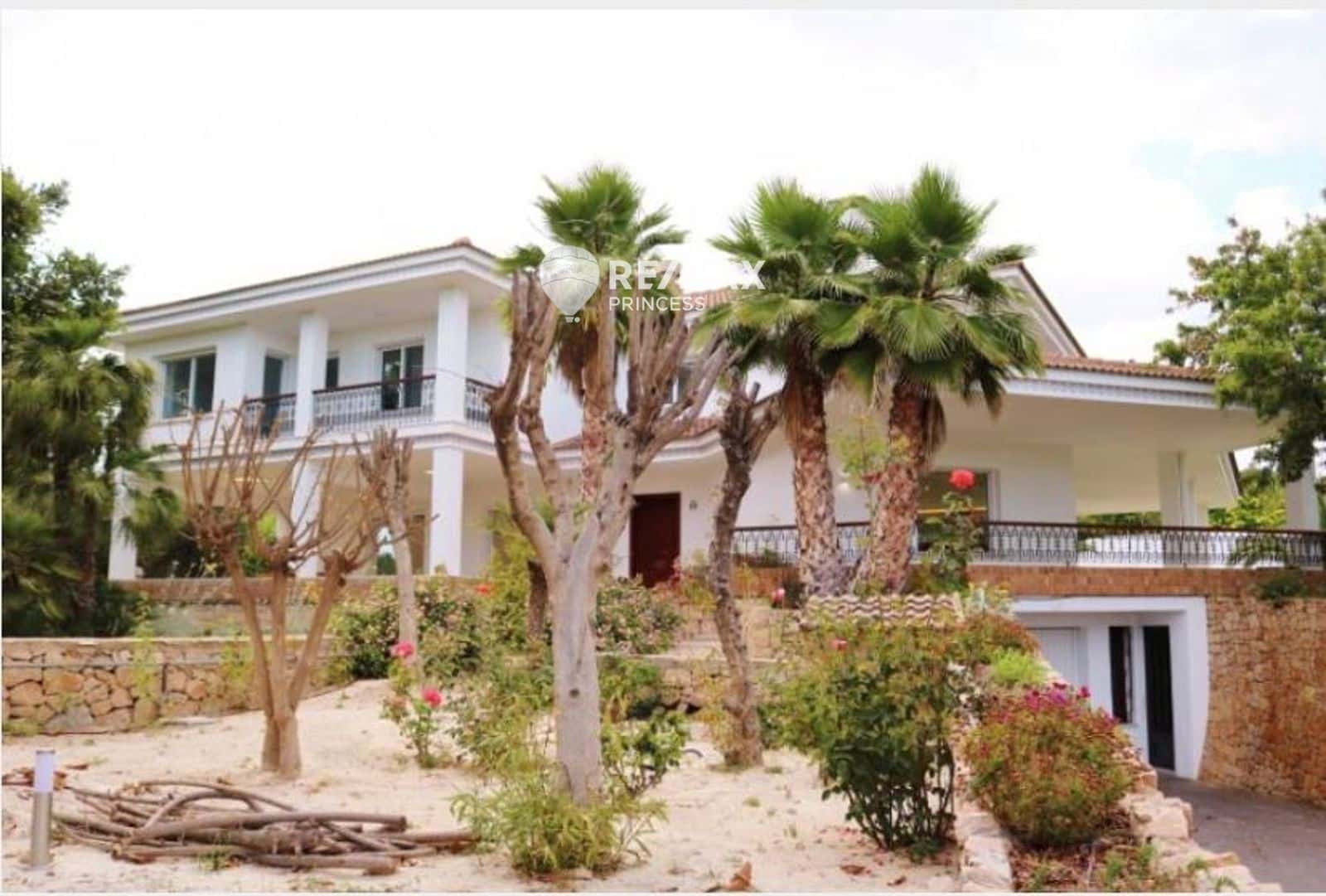 5 slaapkamer Villa te koop in Alicante stad met zwembad garage - € 1.650.000 (Ref: 9438141)