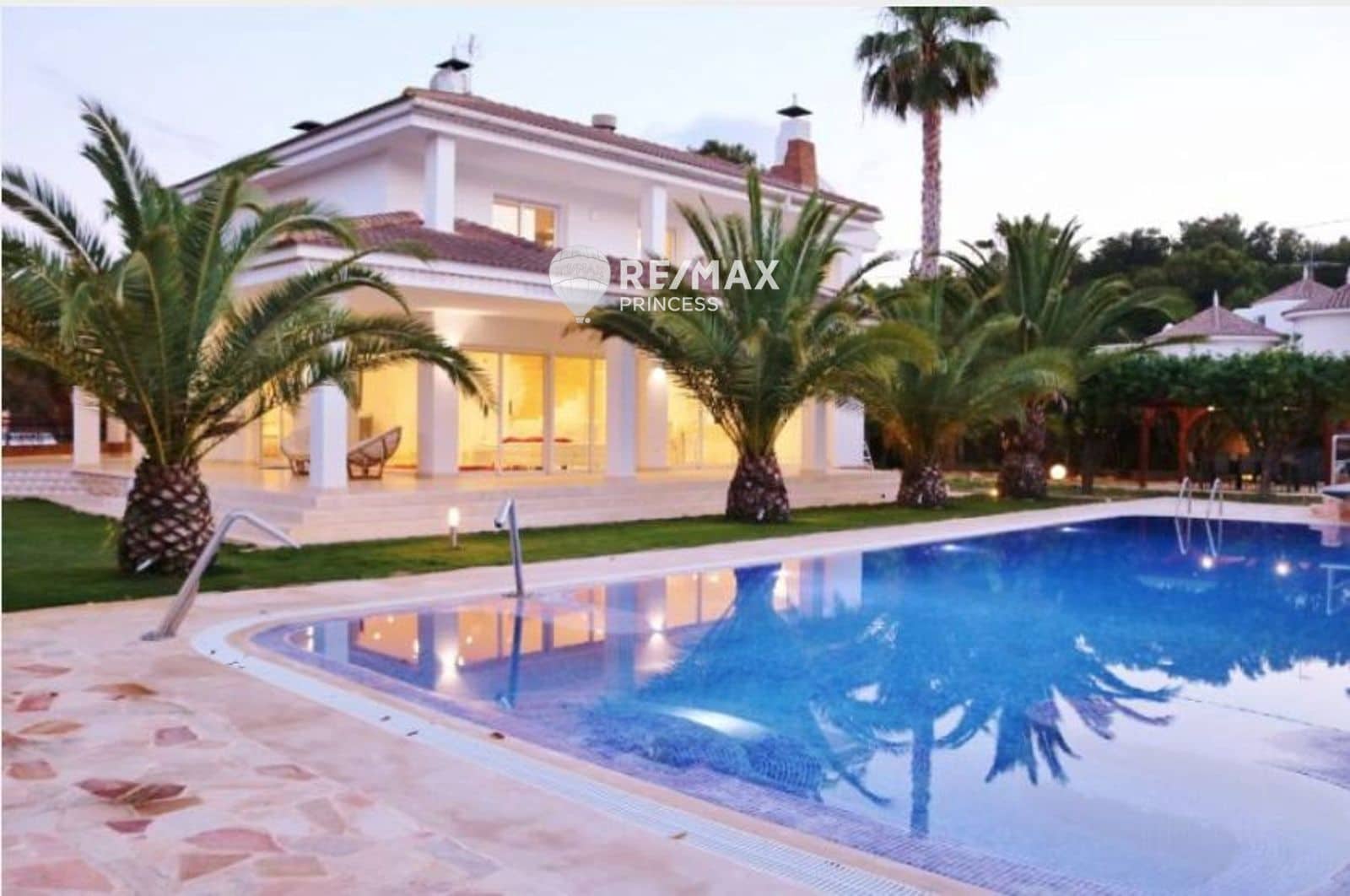 5 slaapkamer Villa te koop in Alicante stad met zwembad garage - € 1.650.000 (Ref: 9438141)