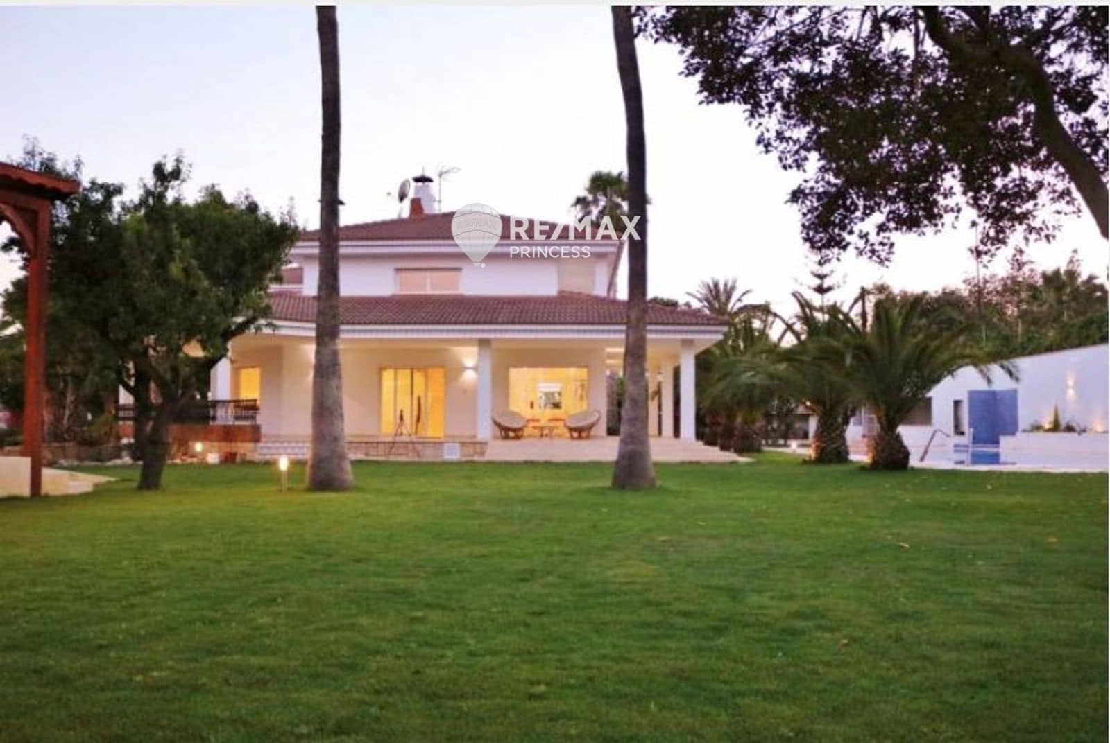 5 slaapkamer Villa te koop in Alicante stad met zwembad garage - € 1.650.000 (Ref: 9438141)