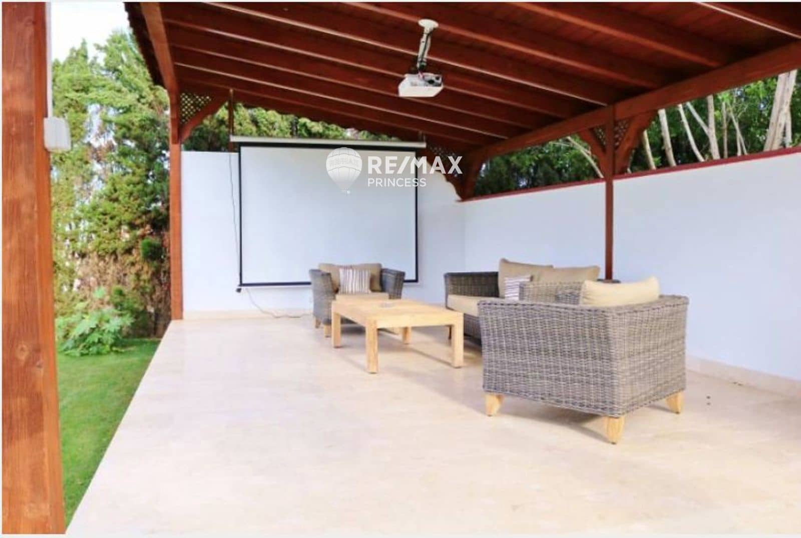 5 slaapkamer Villa te koop in Alicante stad met zwembad garage - € 1.650.000 (Ref: 9438141)