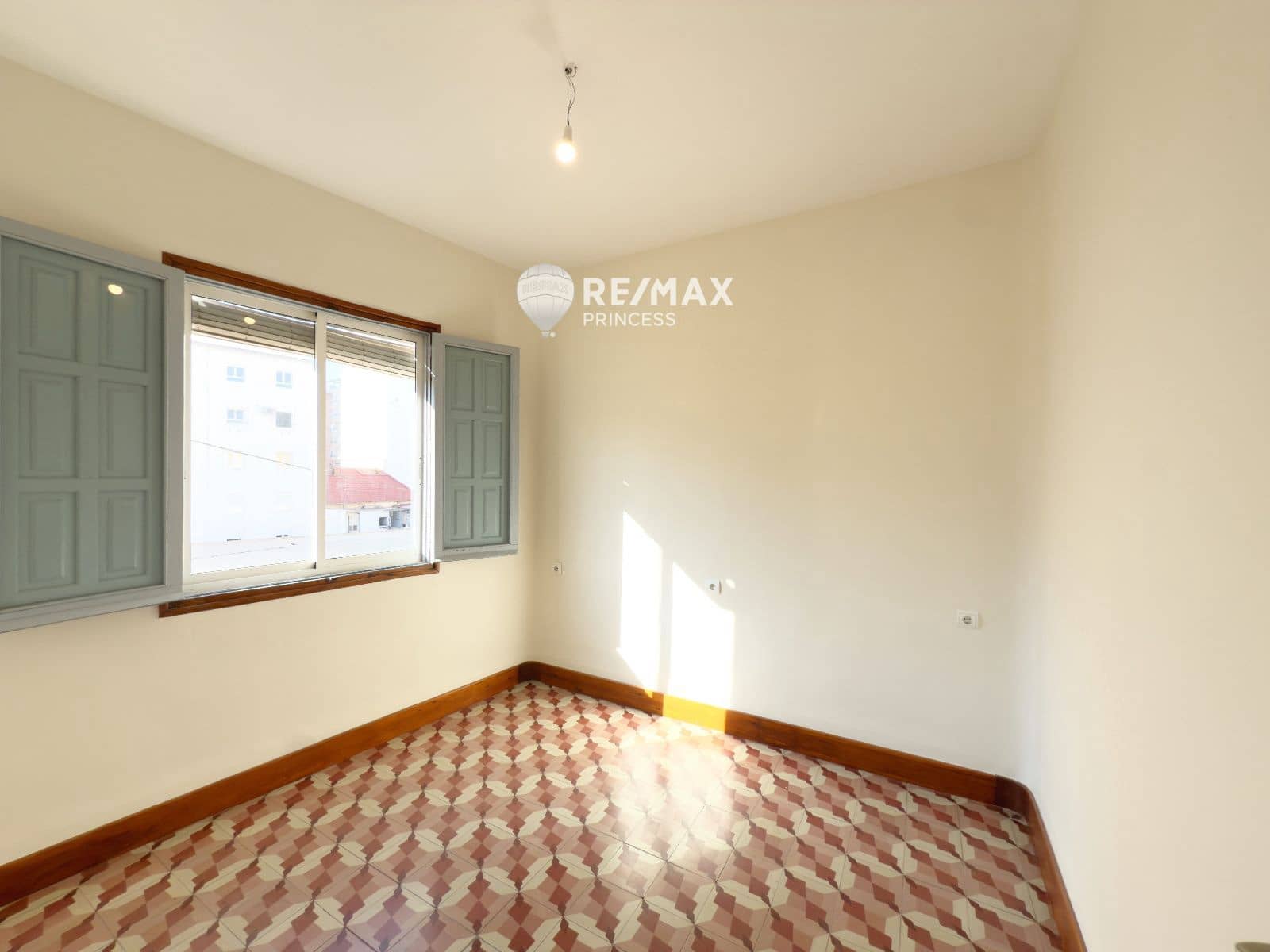 3 camera da letto Attico da affittare in Alicante citta con garage - 1.650 € (Rif: 9444631)