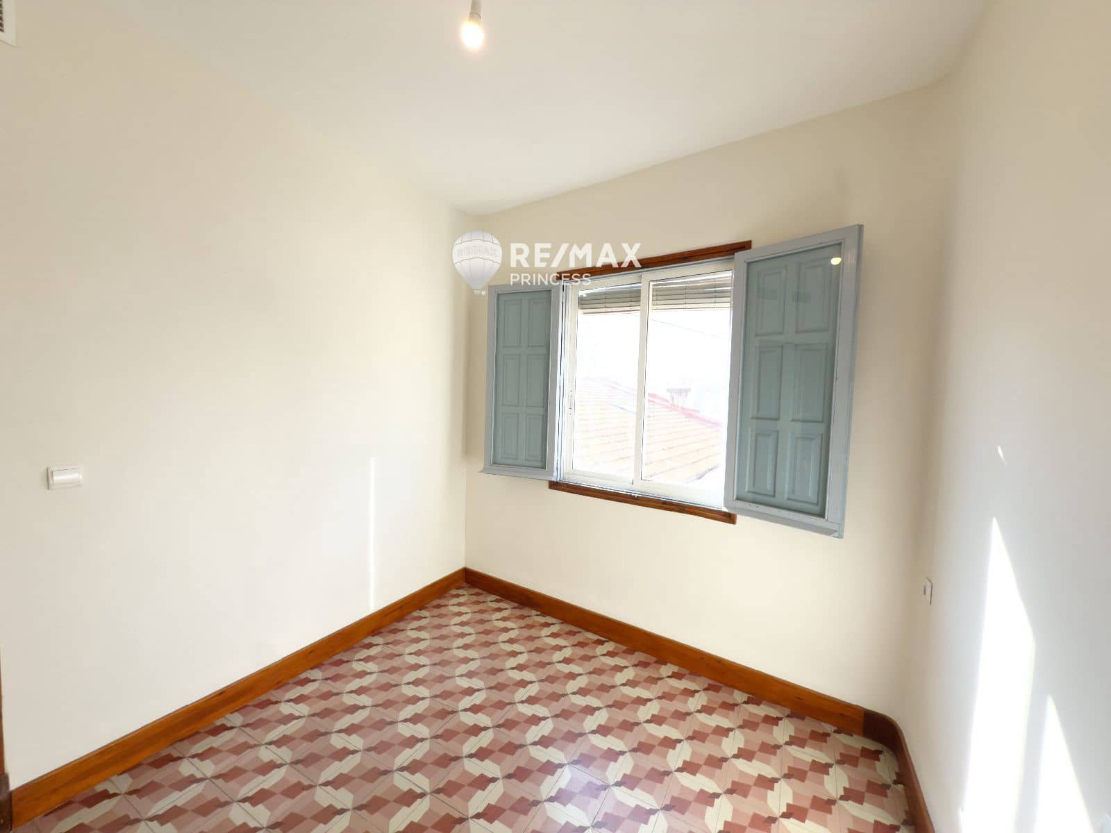 3 camera da letto Attico da affittare in Alicante citta con garage - 1.650 € (Rif: 9444631)