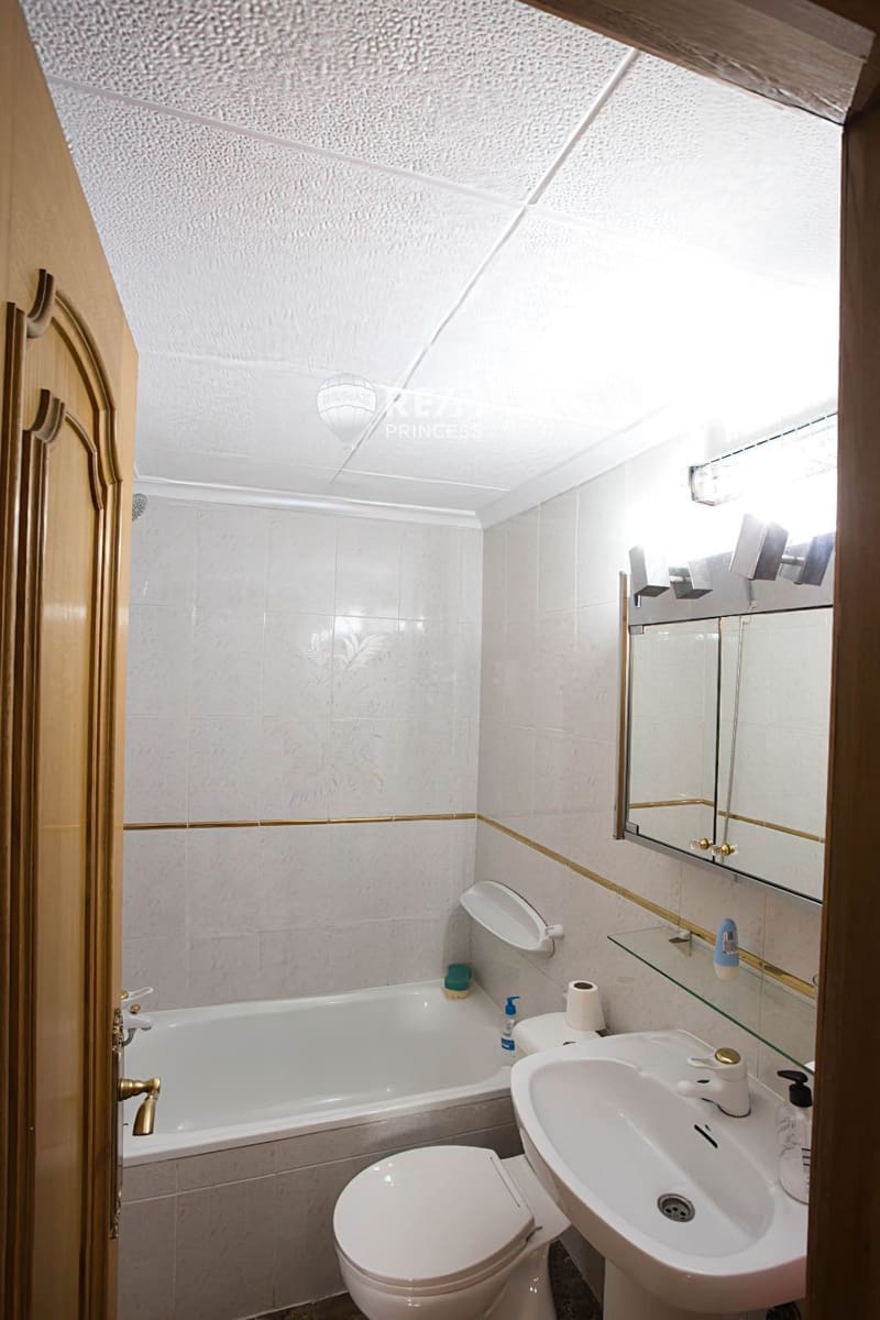 Piso de 2 habitaciones en Alicante / Alacant ciudad en venta con piscina - 275.000 € (Ref: 9460813)