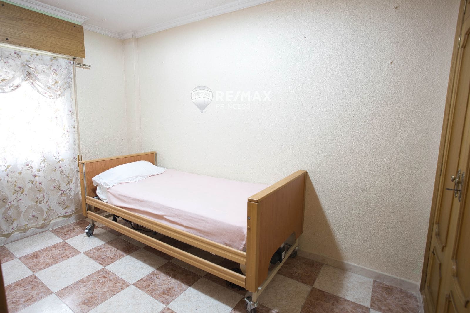 Piso de 2 habitaciones en Alicante / Alacant ciudad en venta con piscina - 275.000 € (Ref: 9460813)