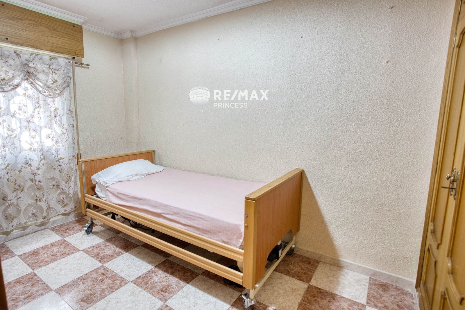 Piso de 2 habitaciones en Alicante / Alacant ciudad en venta con piscina - 275.000 € (Ref: 9460813)