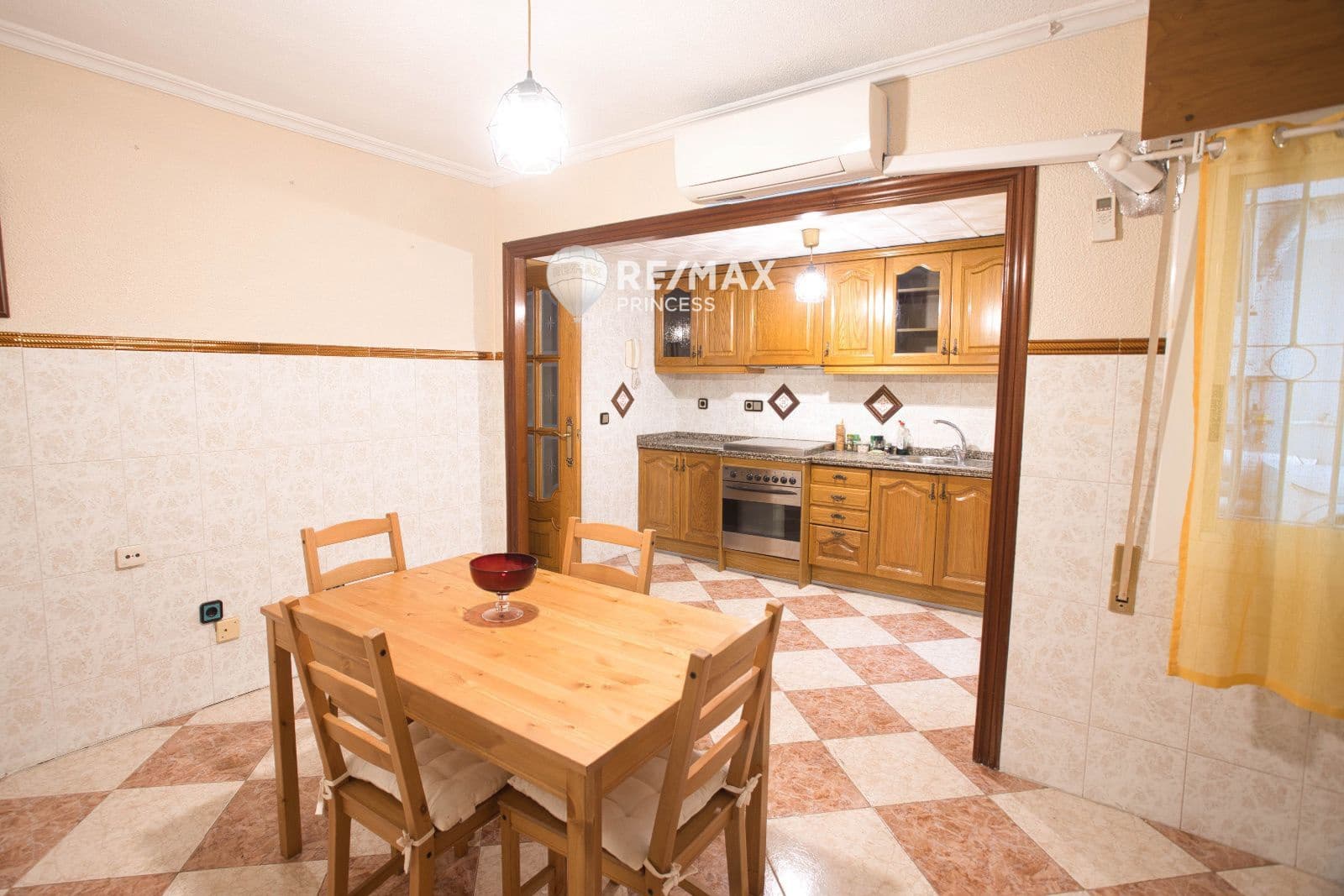 Piso de 2 habitaciones en Alicante / Alacant ciudad en venta con piscina - 275.000 € (Ref: 9460813)