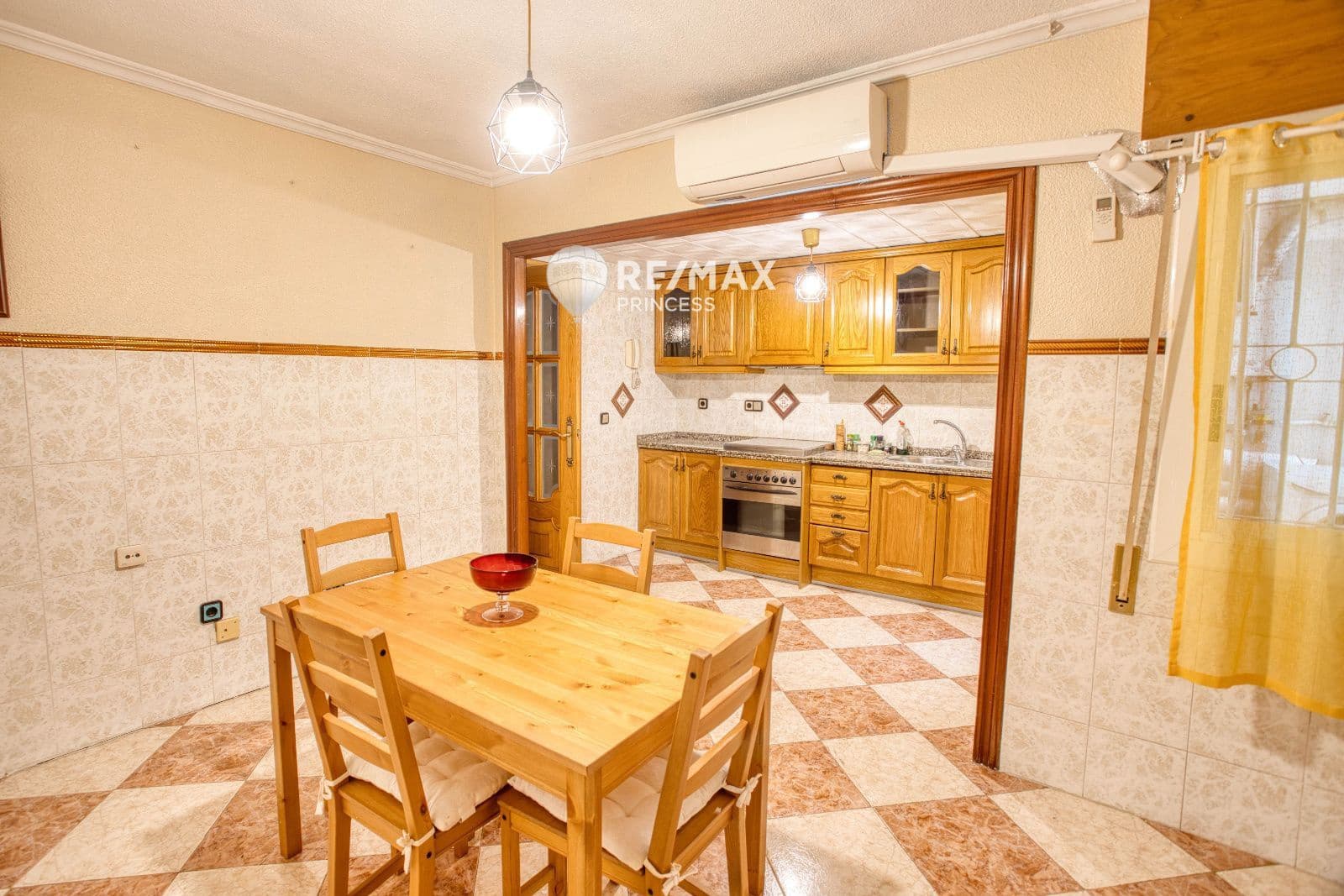 Piso de 2 habitaciones en Alicante / Alacant ciudad en venta con piscina - 275.000 € (Ref: 9460813)