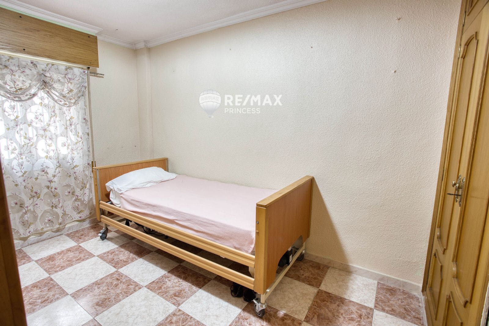 Piso de 2 habitaciones en Alicante / Alacant ciudad en venta con piscina - 275.000 € (Ref: 9460813)