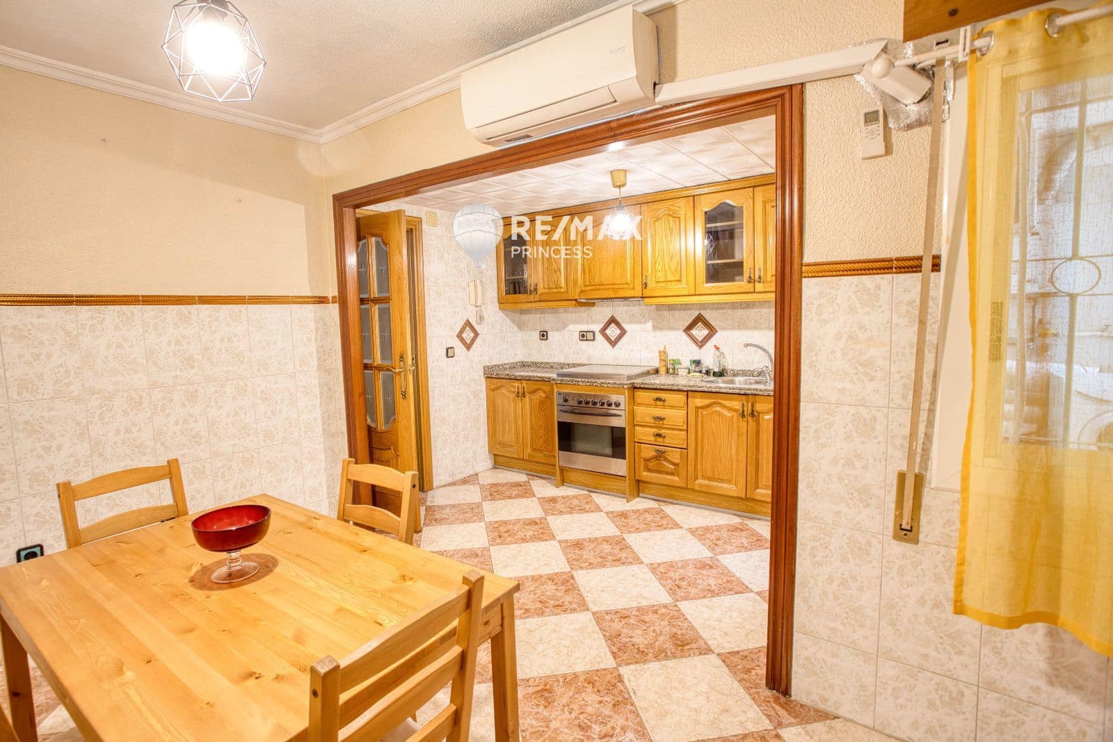 Piso de 2 habitaciones en Alicante / Alacant ciudad en venta con piscina - 275.000 € (Ref: 9460813)