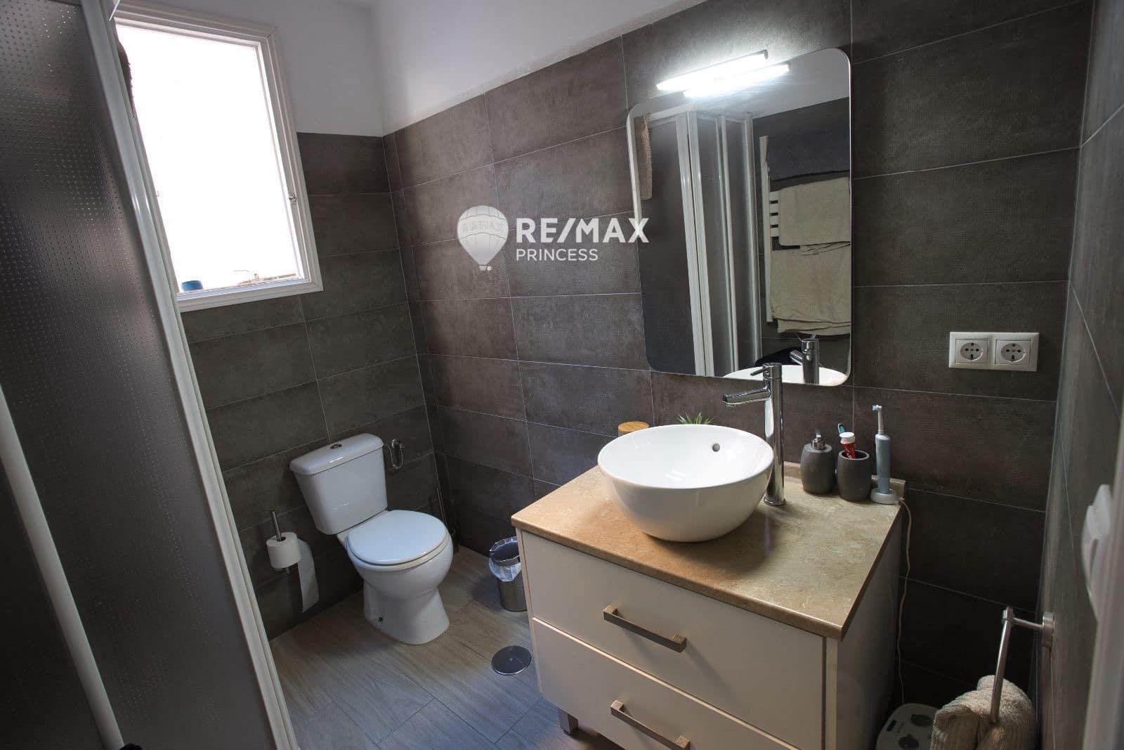 3 quarto Restaurante/Bar para venda em El Campello com garagem - 1 400 000 € (Ref: 9462887)