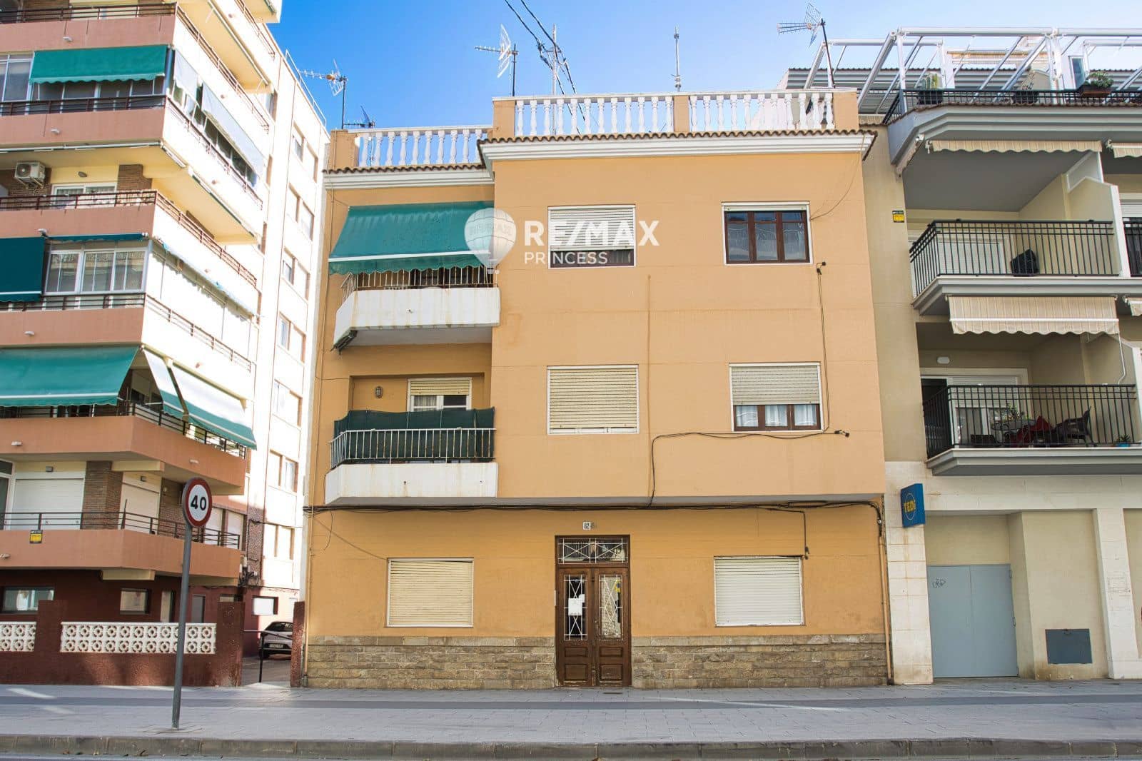 3 quarto Restaurante/Bar para venda em El Campello com garagem - 1 400 000 € (Ref: 9462887)