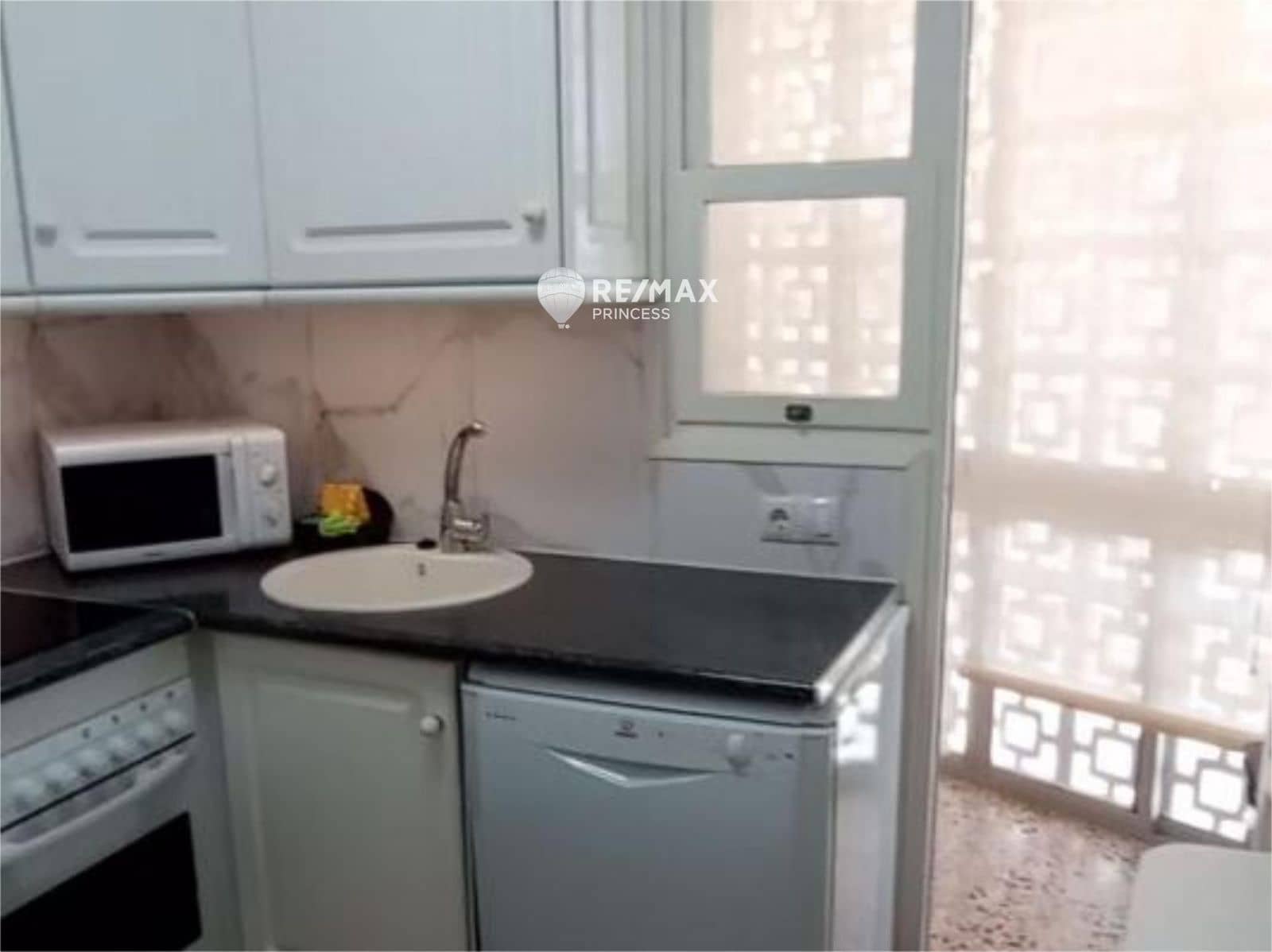 Piso de 3 habitaciones en Playa de San Juan en venta con piscina - 430.000 € (Ref: 9471552)