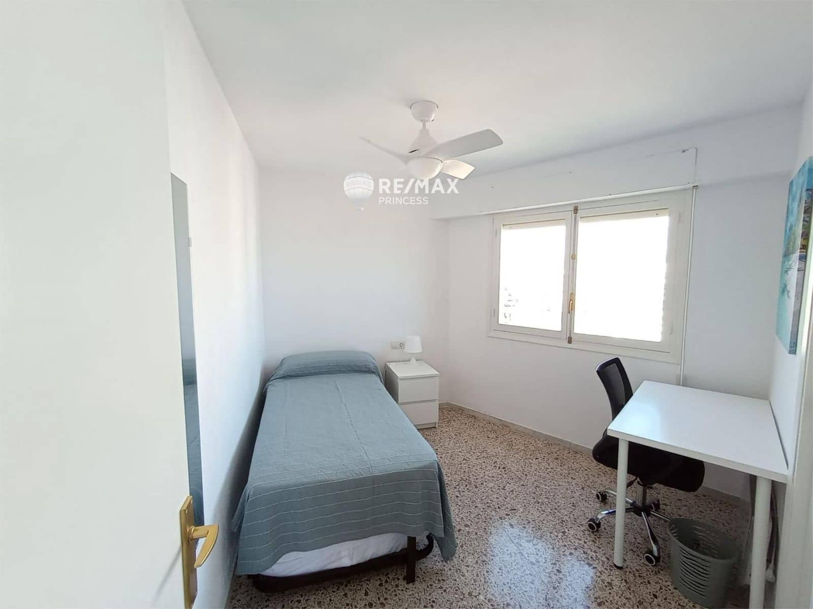 Piso de 3 habitaciones en Playa de San Juan en venta con piscina - 430.000 € (Ref: 9471552)