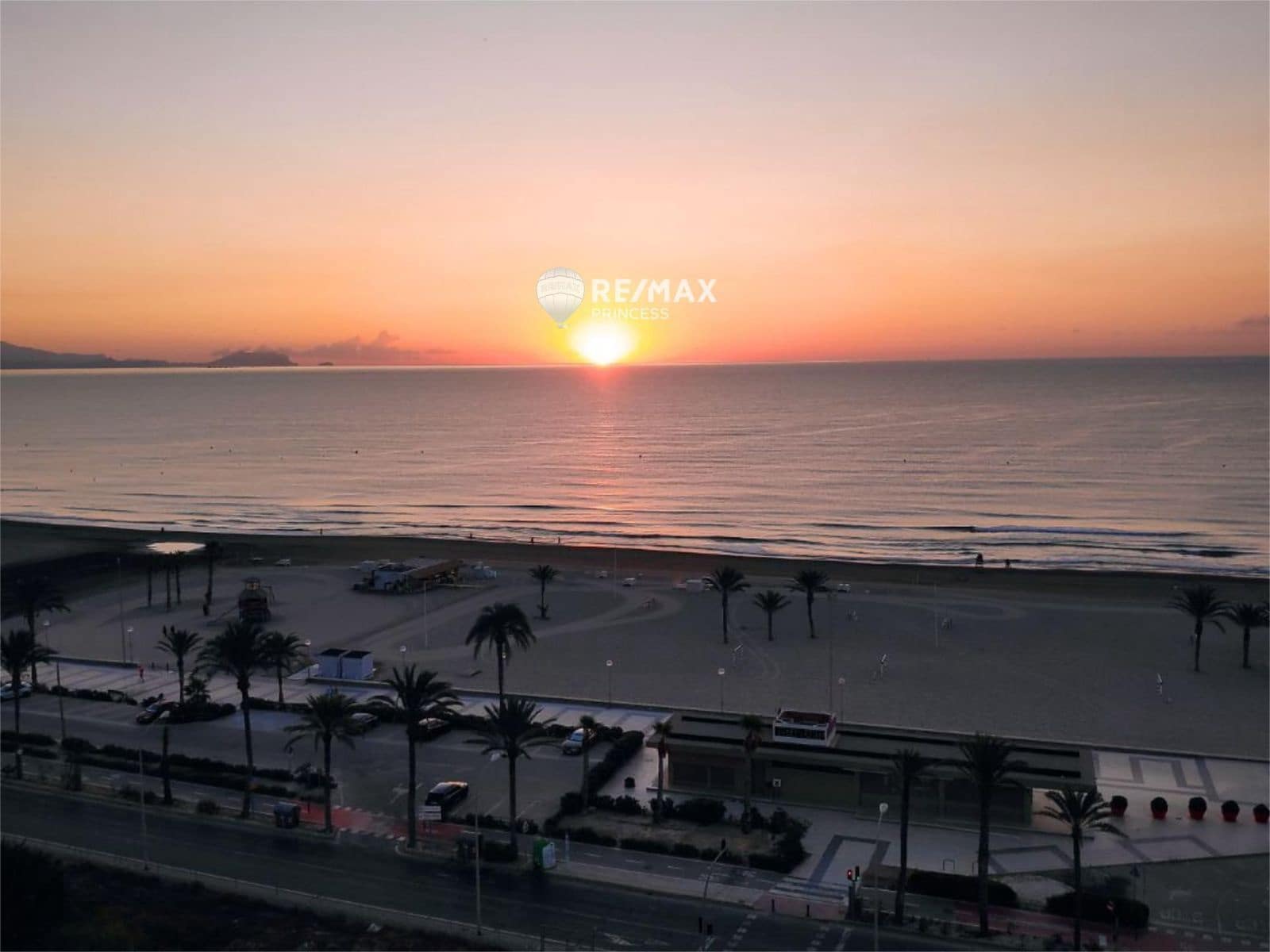 Piso de 3 habitaciones en Playa de San Juan en venta con piscina - 430.000 € (Ref: 9471552)