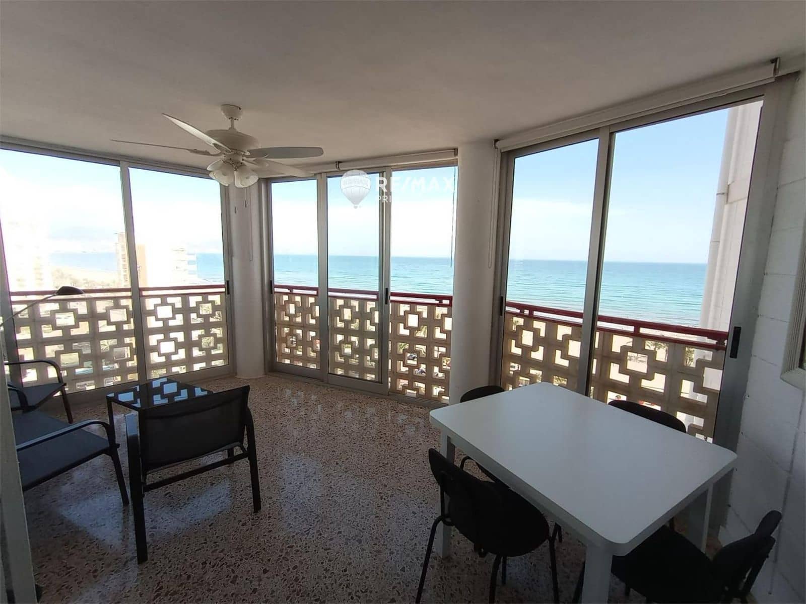 Piso de 3 habitaciones en Playa de San Juan en venta con piscina - 430.000 € (Ref: 9471552)