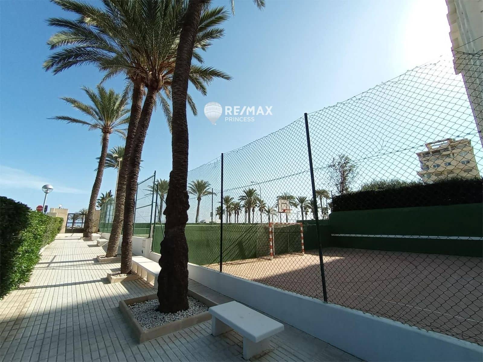 Piso de 3 habitaciones en Playa de San Juan en venta con piscina - 430.000 € (Ref: 9471552)