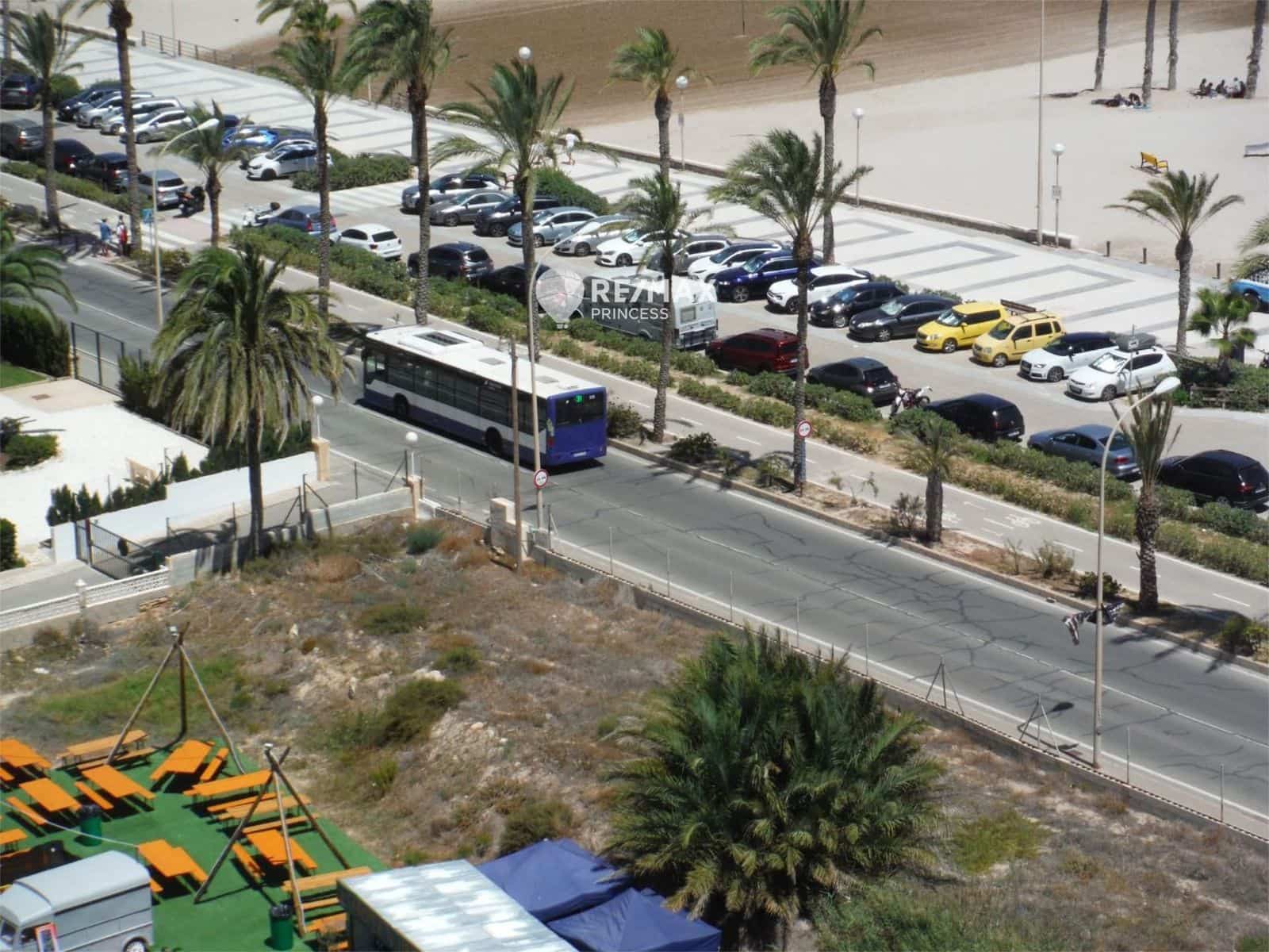 Piso de 3 habitaciones en Playa de San Juan en venta con piscina - 430.000 € (Ref: 9471552)