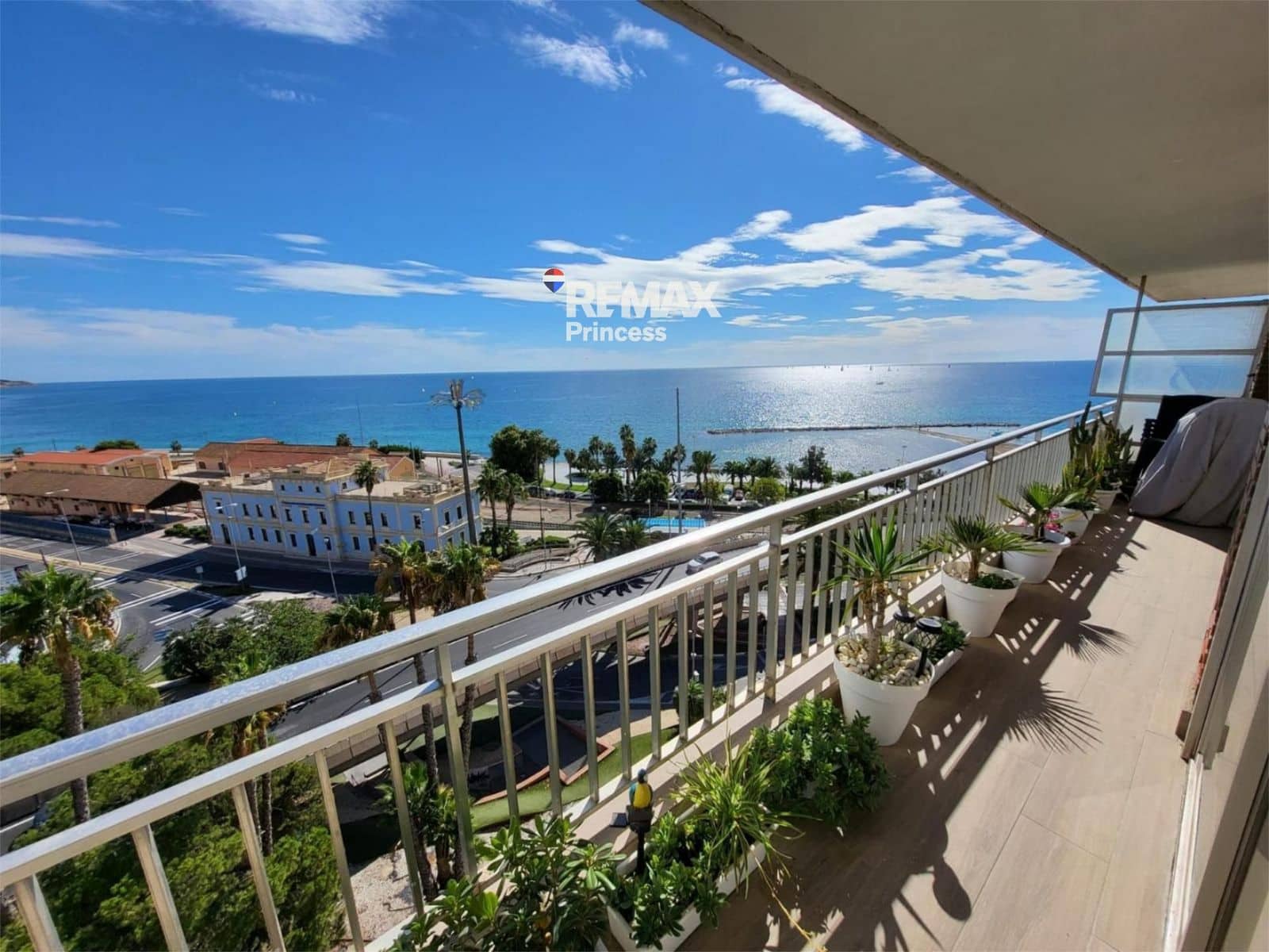 2 soveværelse Lejlighed til salg i Alicante by - € 680.000 (Ref: 9569557)