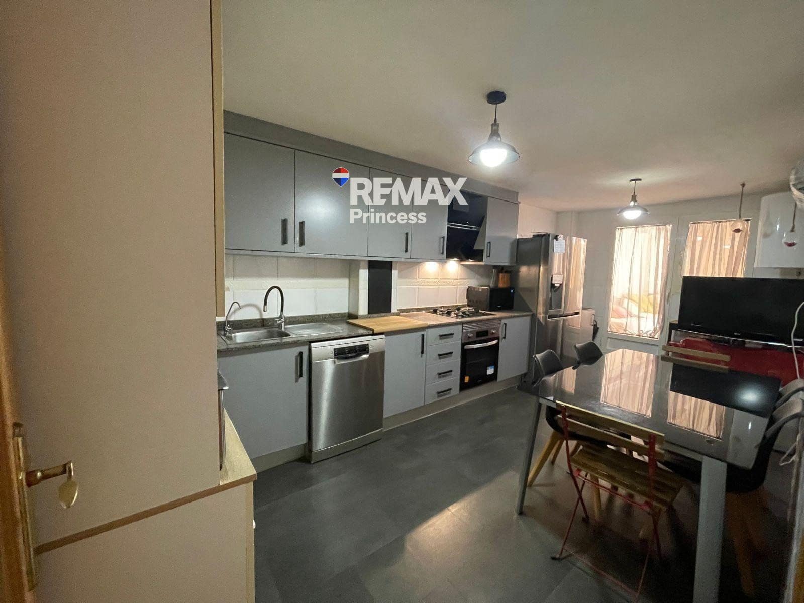 4 soveværelse Lejlighed til salg i Alicante by - € 375.000 (Ref: 9569560)