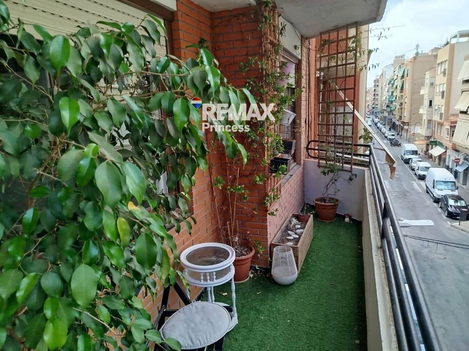 4 slaapkamer Flat te koop in Alicante stad - € 205.000 (Ref: 9569562)